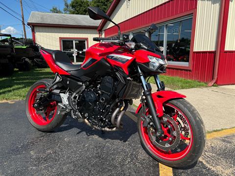カワサキ新型「Ninja ZX-6R」公開！ブラックベースにレッドが