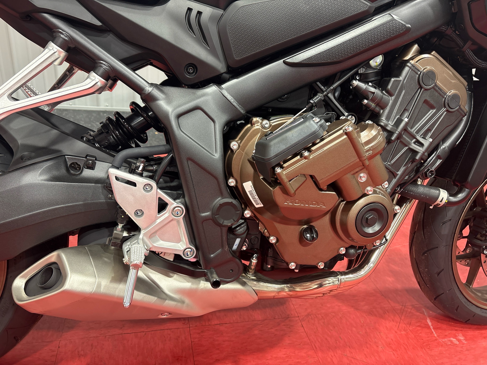 2026 Honda CB650R E-Clutch 5