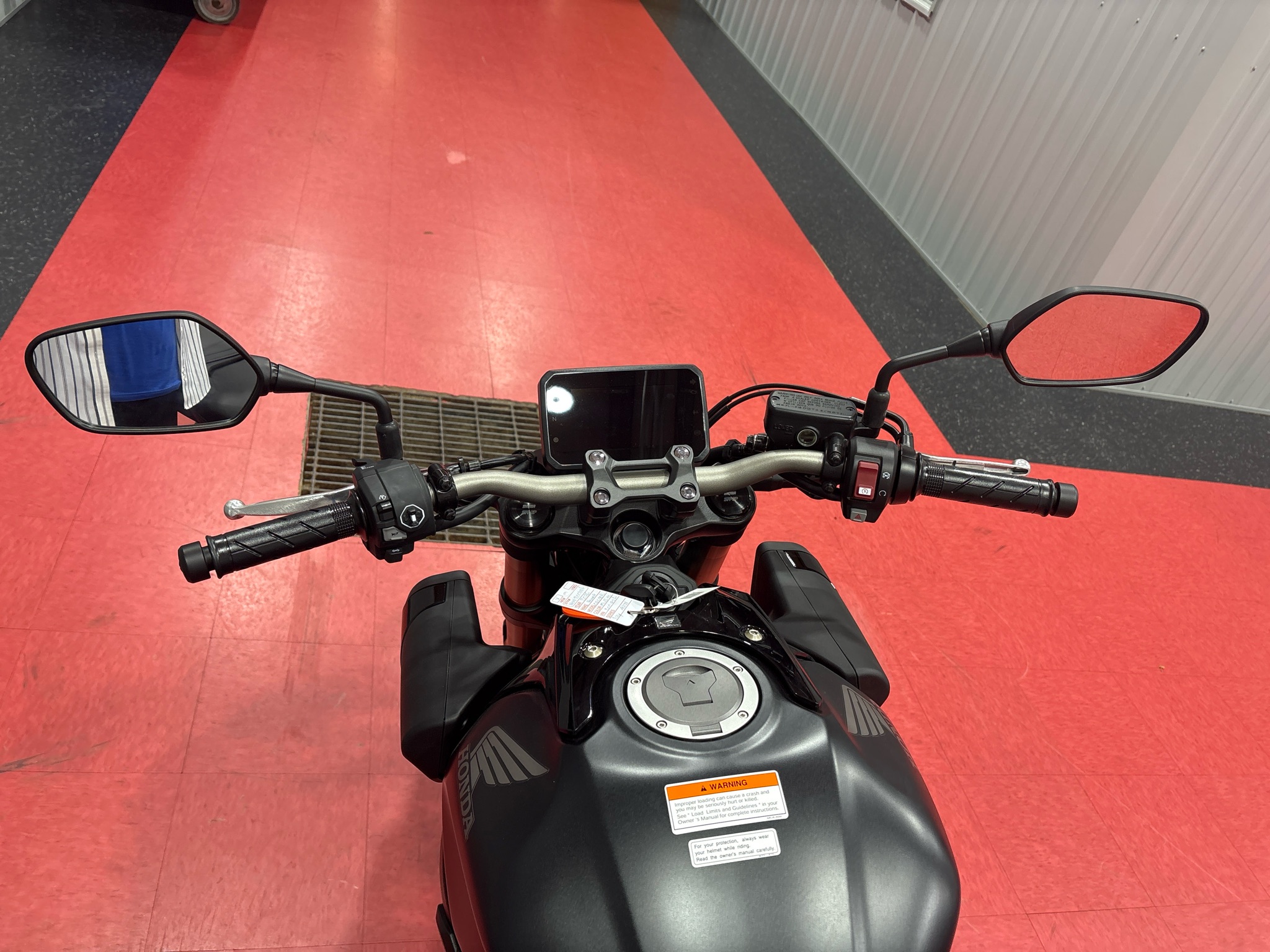 2026 Honda CB650R E-Clutch 7
