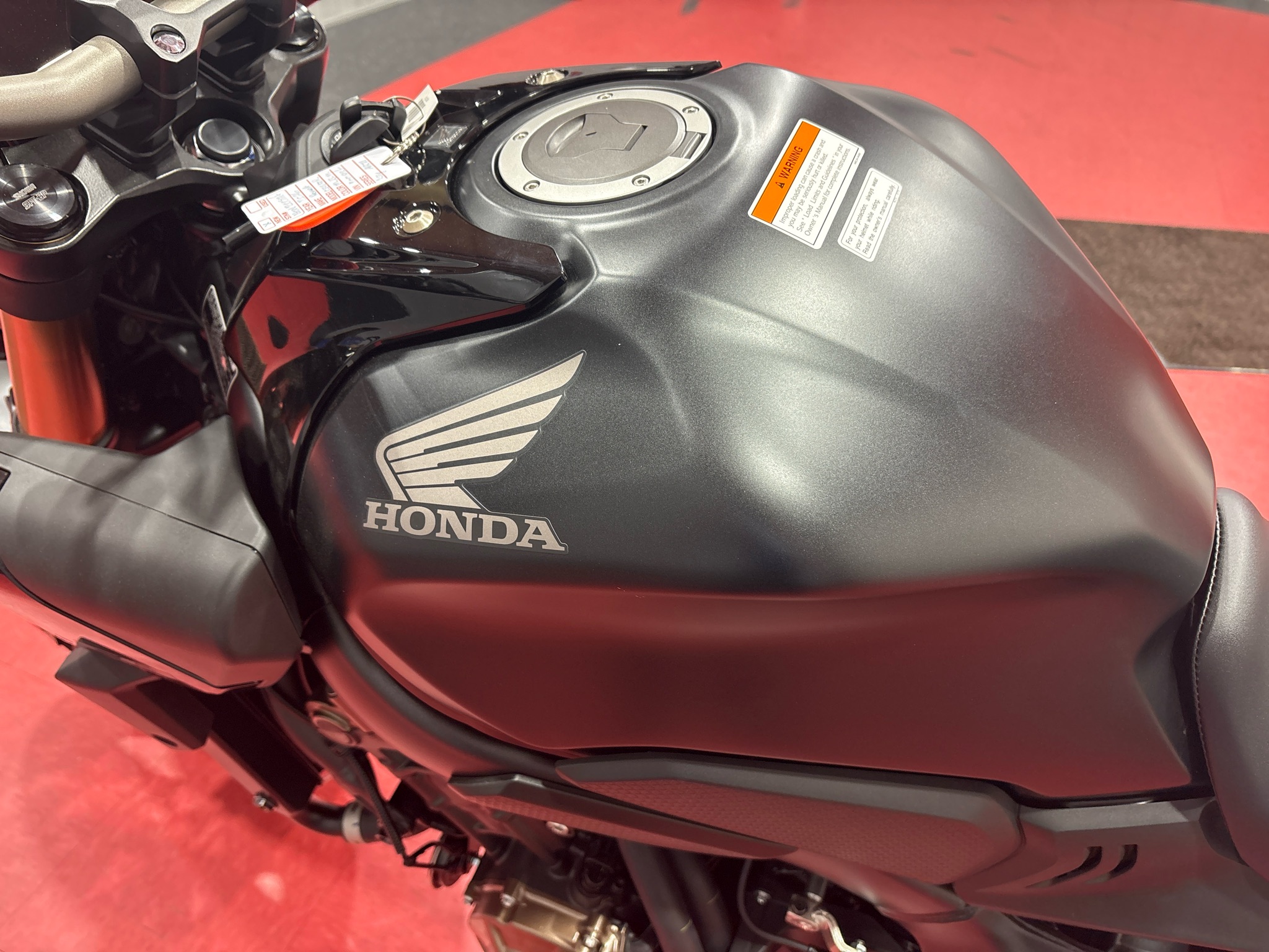 2026 Honda CB650R E-Clutch 8