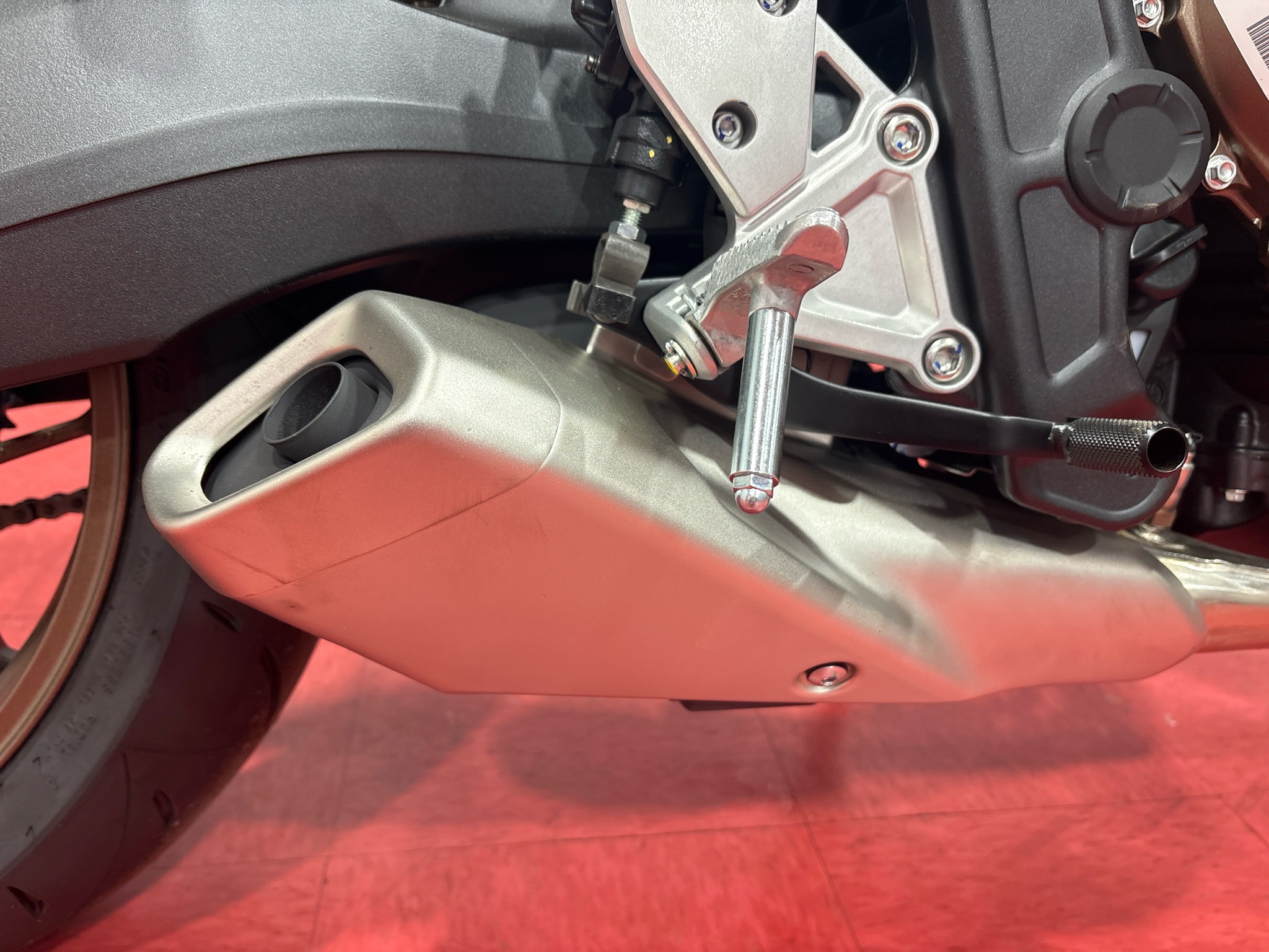 2026 Honda CB650R E-Clutch 12