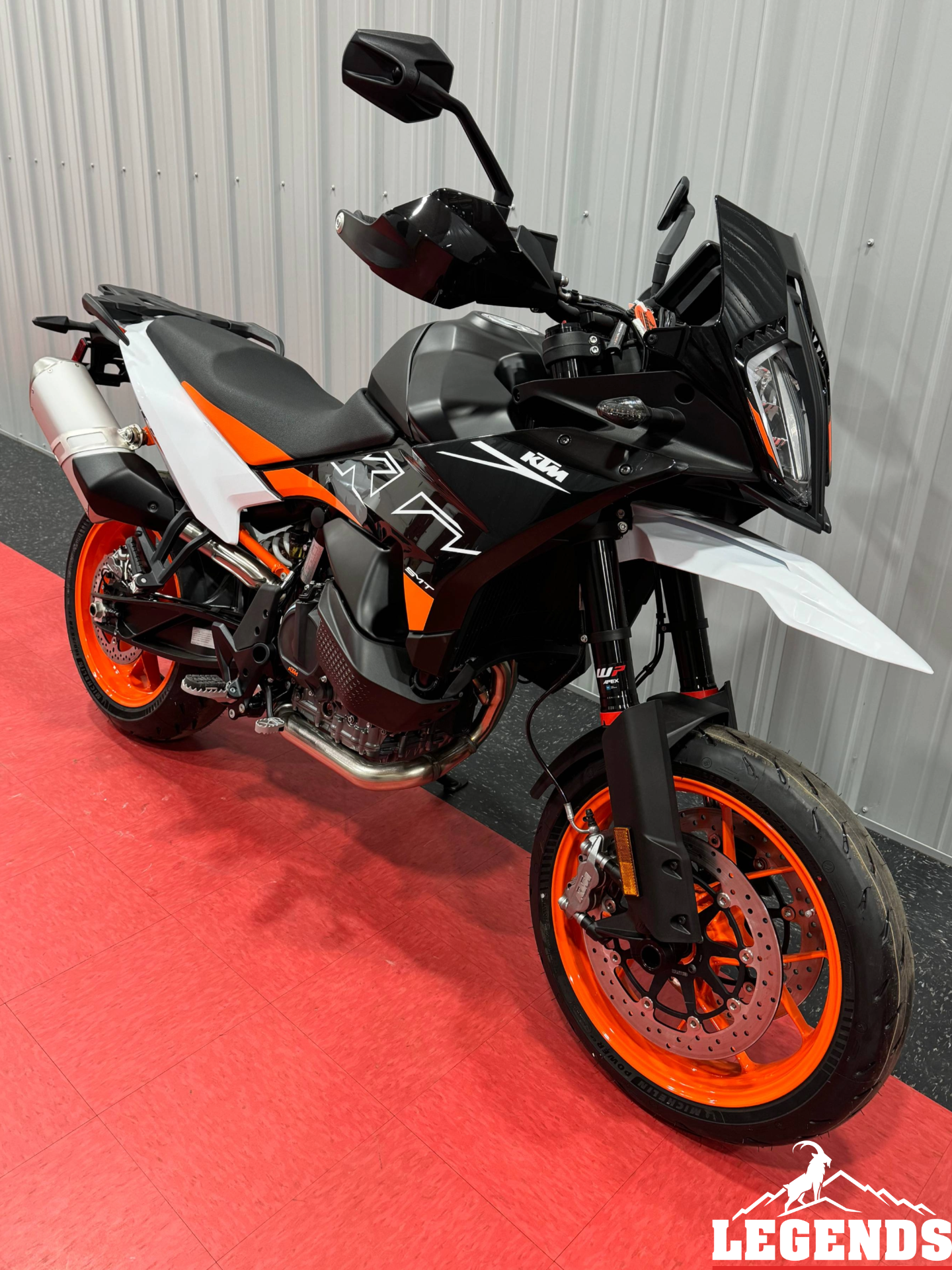 2024 KTM 890 SMT 4