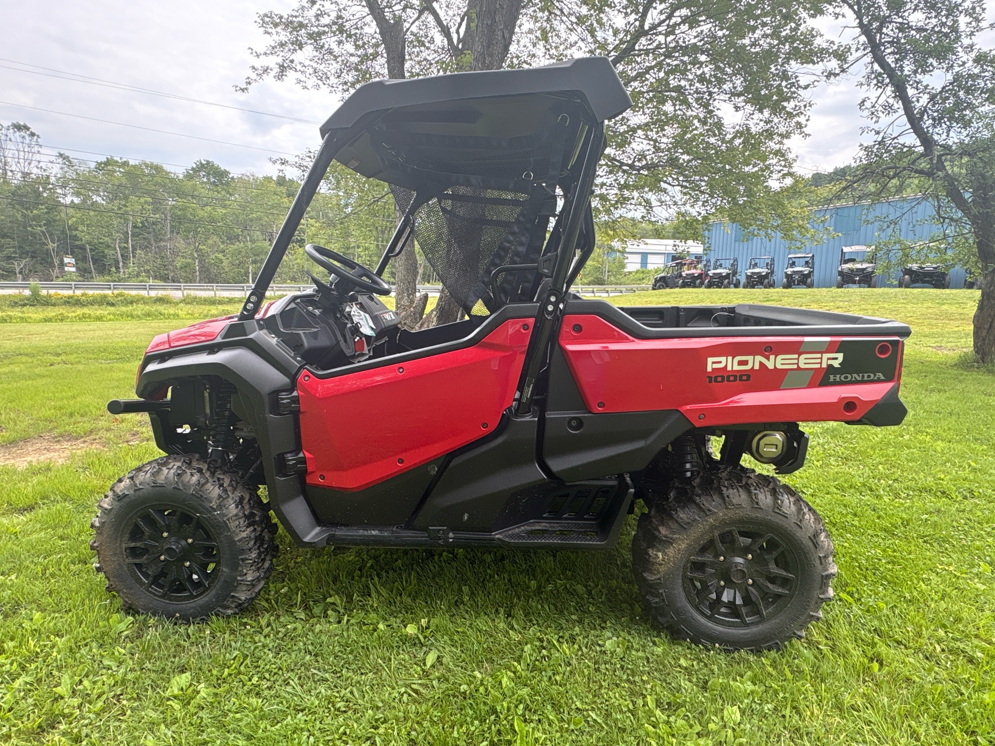 2025 Honda Pioneer 1000 Deluxe 4