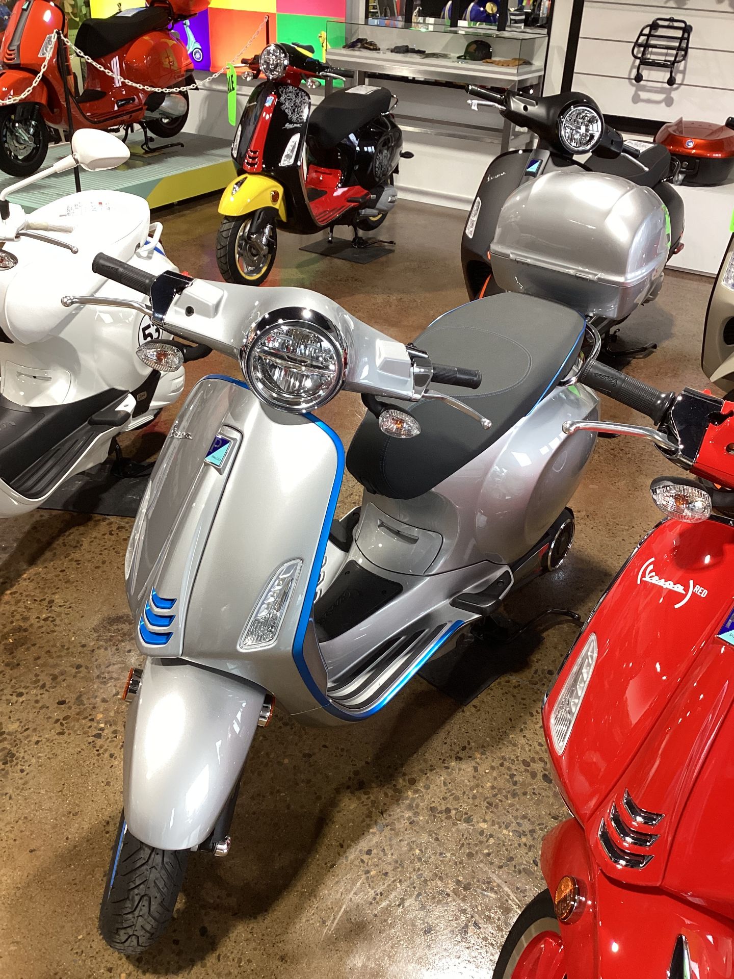 2023 Vespa Elettrica 70 2