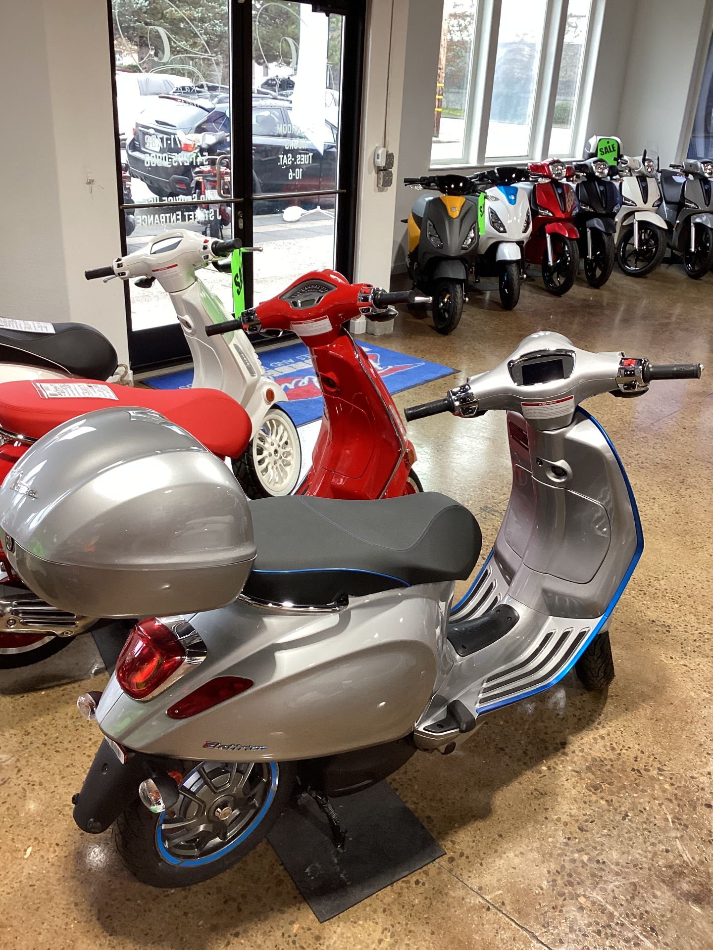 2023 Vespa Elettrica 70 4