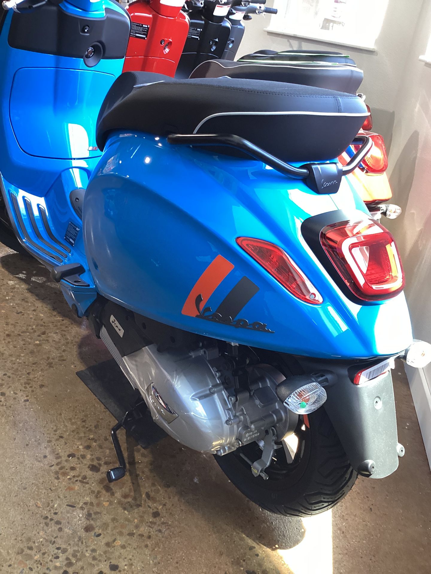 2024 Vespa Sprint S 3