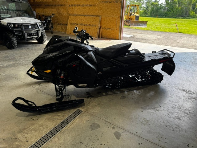 2024 Ski-Doo MXZ X-RS 137 850 E-TEC ES w/ Smart-Shox Ice Ripper 2