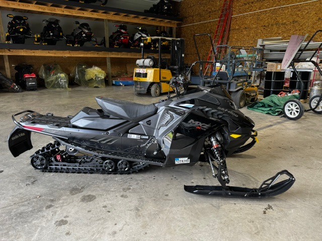 2024 Ski-Doo MXZ X-RS 137 850 E-TEC ES w/ Smart-Shox Ice Ripper 4