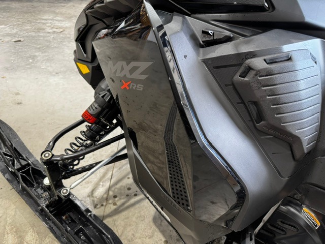 2024 Ski-Doo MXZ X-RS 137 850 E-TEC ES w/ Smart-Shox Ice Ripper 11