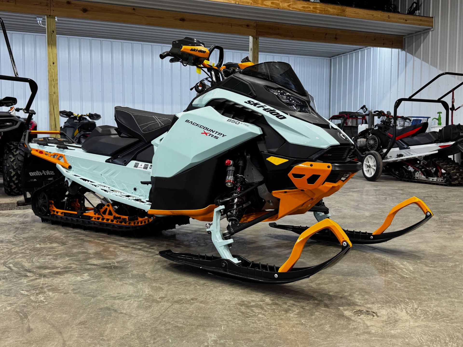 2024 Backcountry X-RS 146 850 E-TEC ES PowderMax 2.0 w/