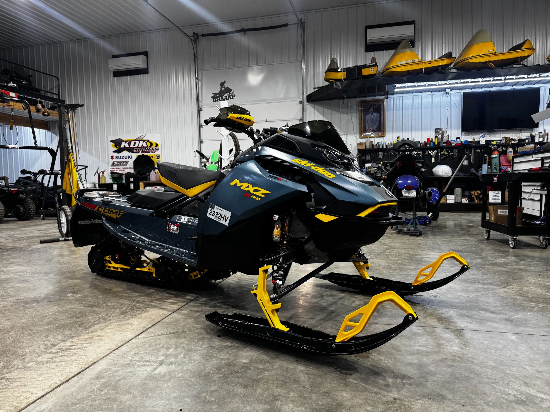 2026 Ski-Doo MXZ X-RS w/ Competition Package 600R E-TEC RipSaw  2