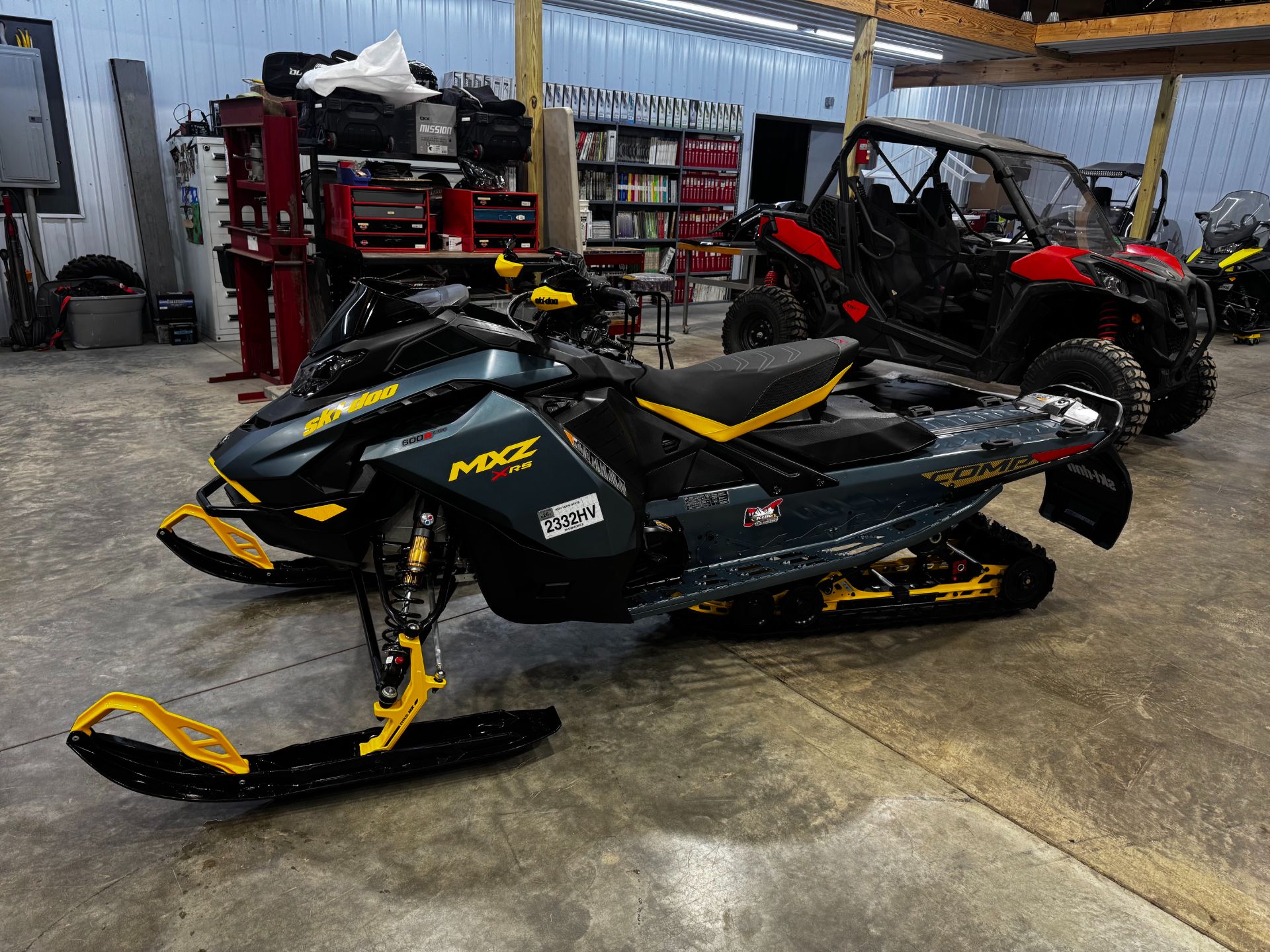 2026 Ski-Doo MXZ X-RS w/ Competition Package 600R E-TEC RipSaw  4