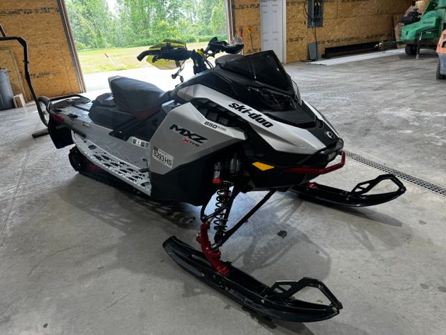 2024 MXZ X-RS 137 850 E-TEC ES w/ Smart-Shox Ice Ripper