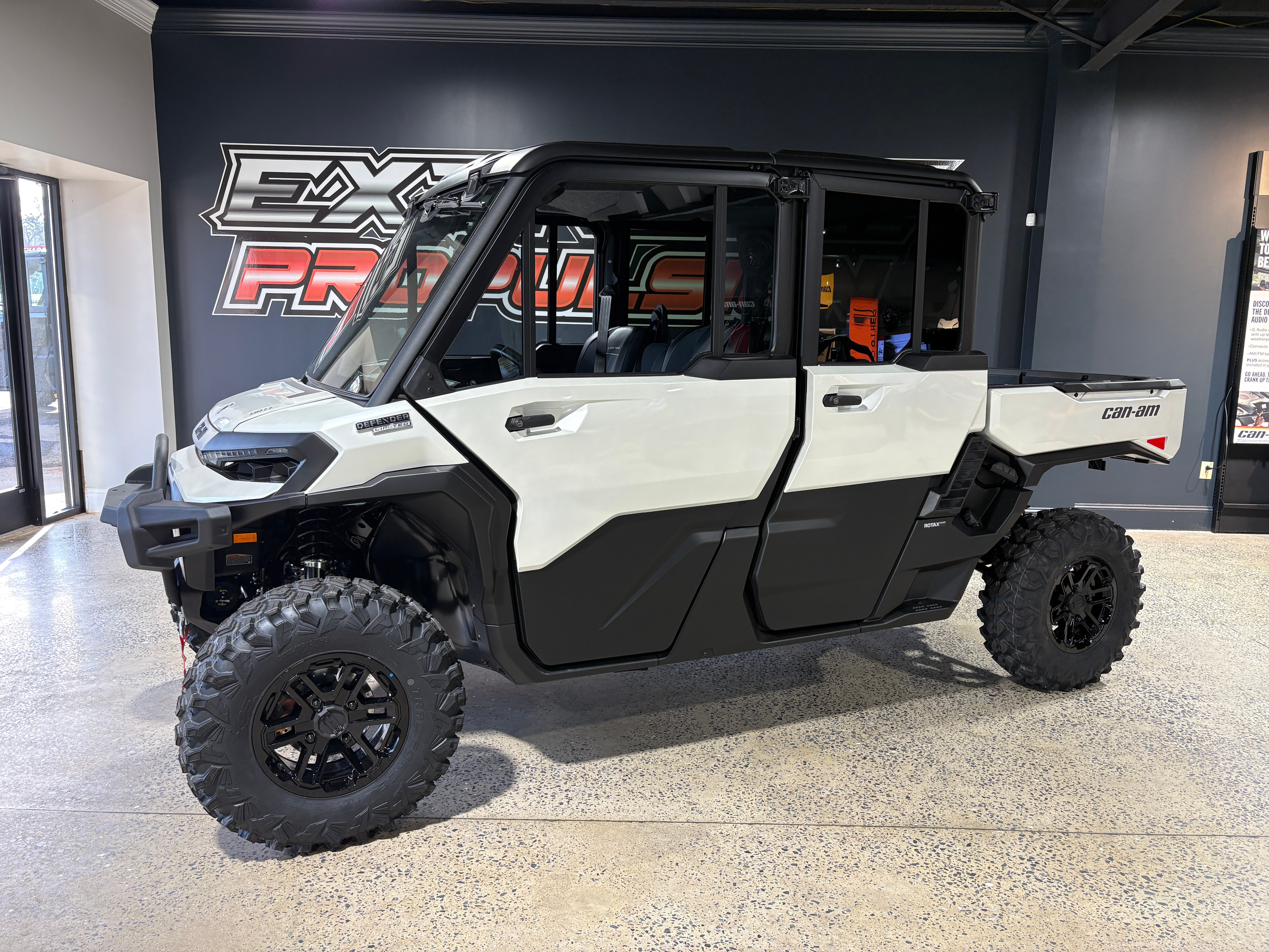 2026 Can-Am Defender MAX Limited HD11