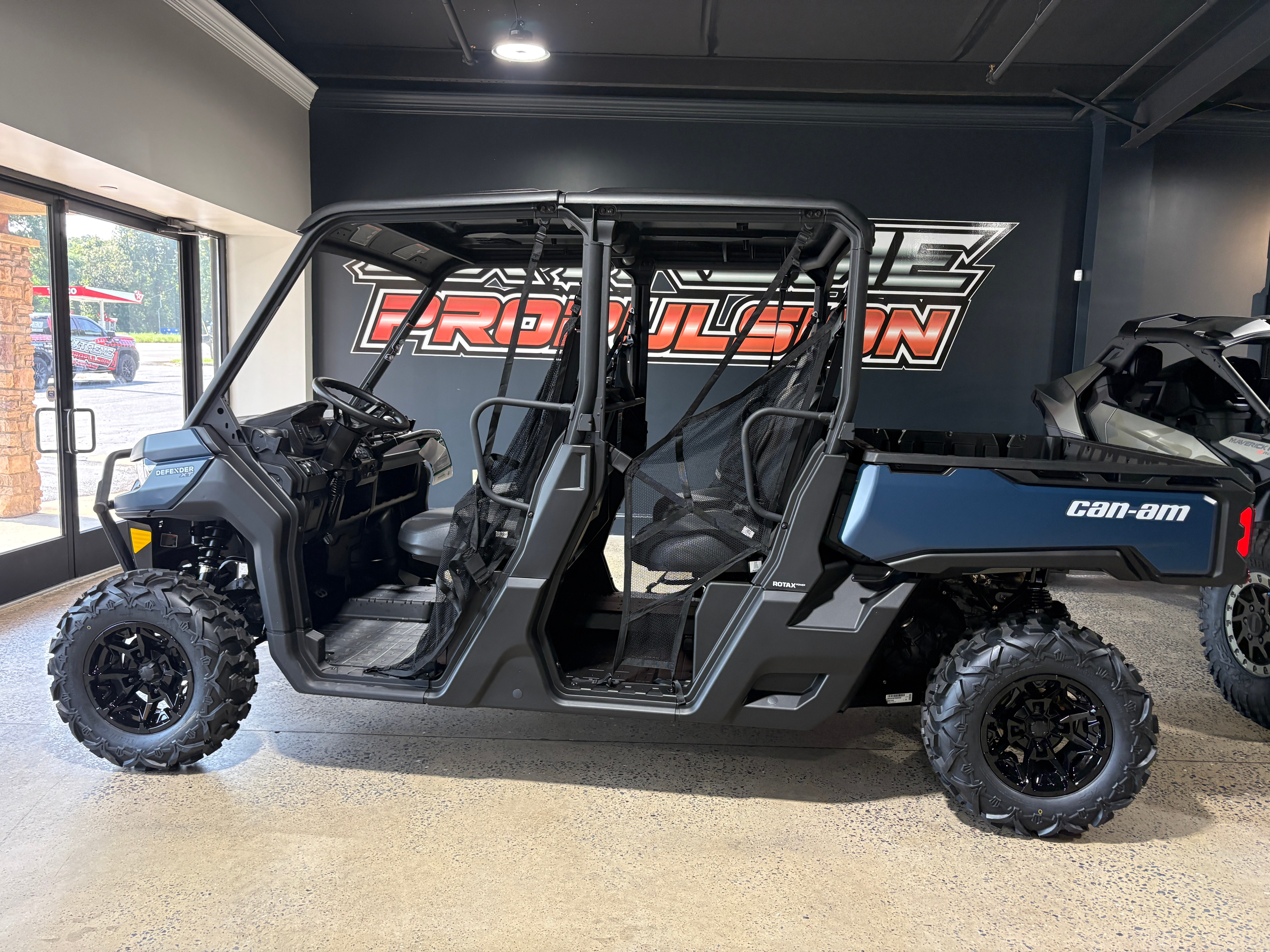 2026 Can-Am Defender MAX XT HD9