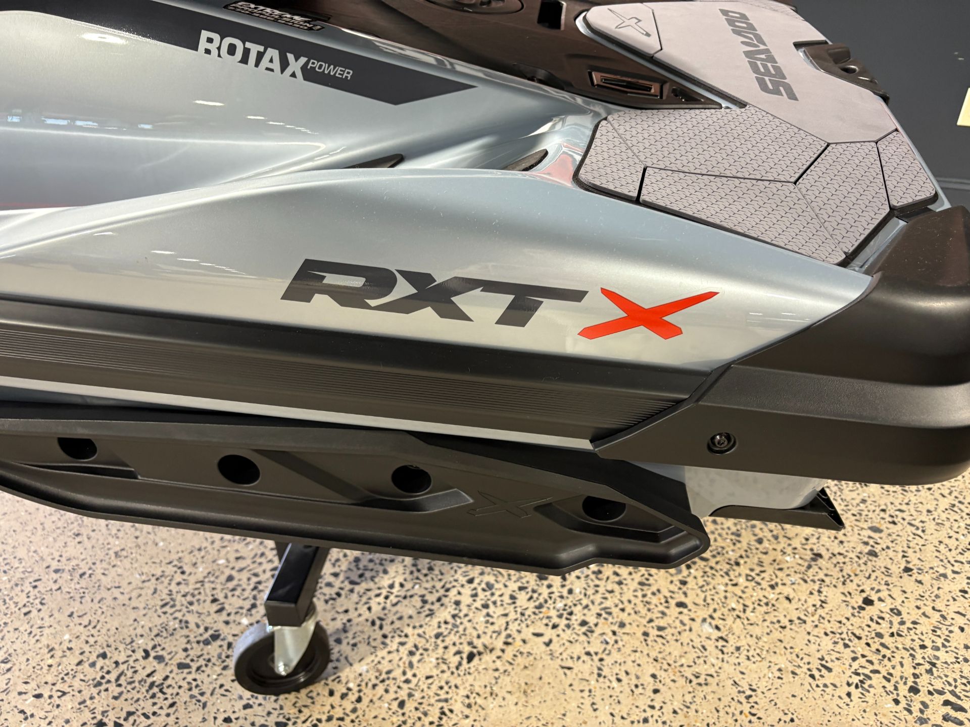 2026 Sea-Doo RXT-X 325 + Tech Package 10
