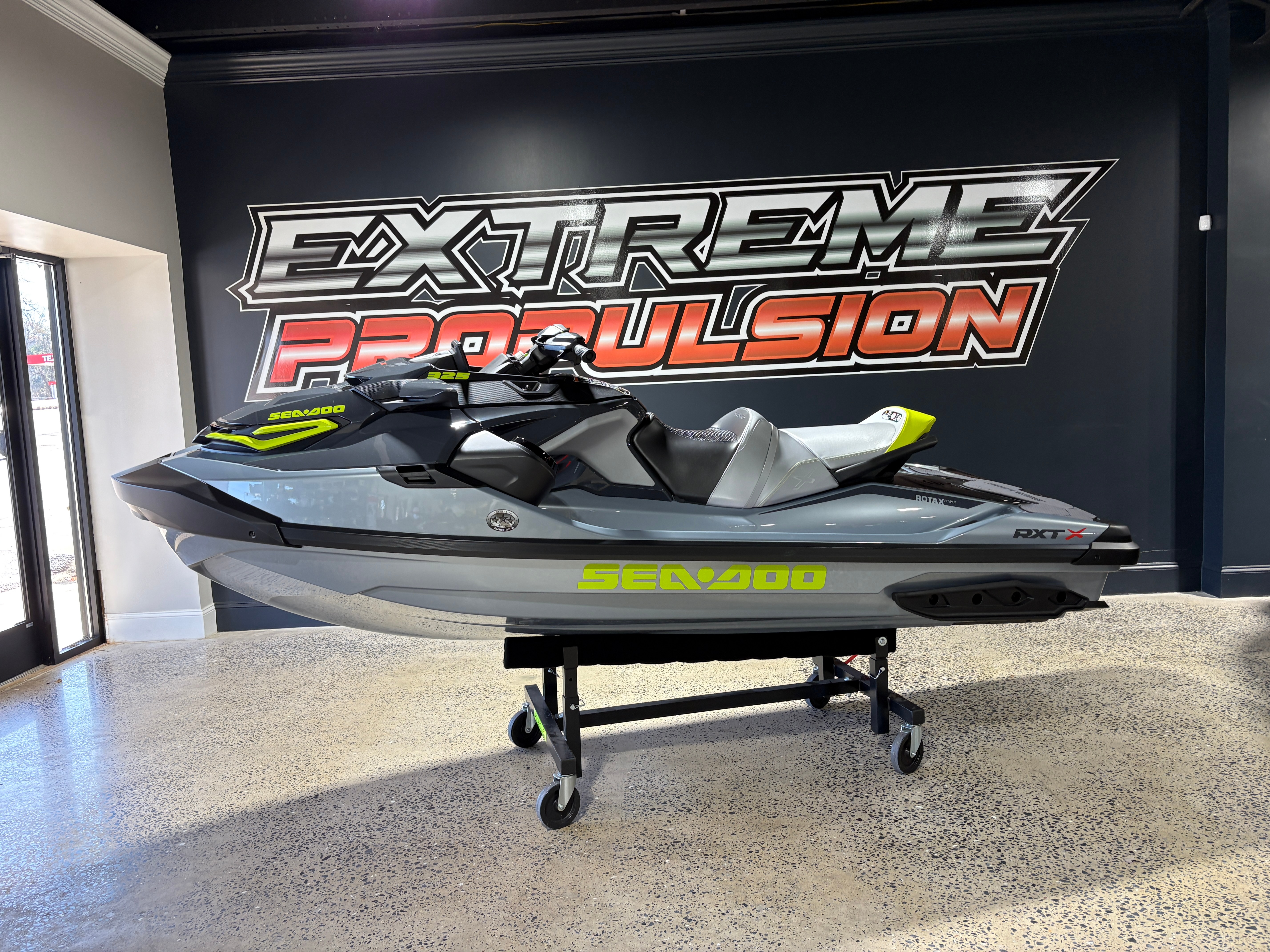 2026 RXT-X 325 + Tech Package