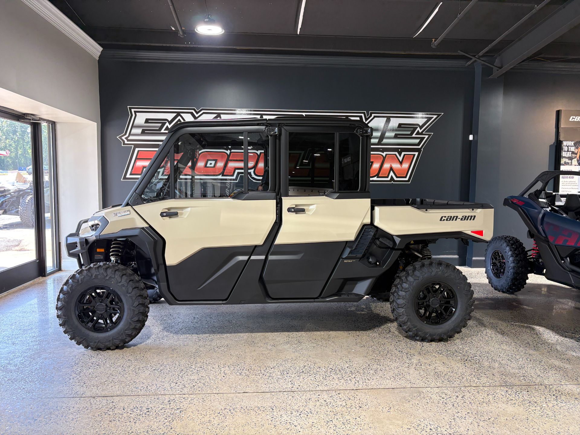 2026 Can-Am Defender MAX Limited HD11