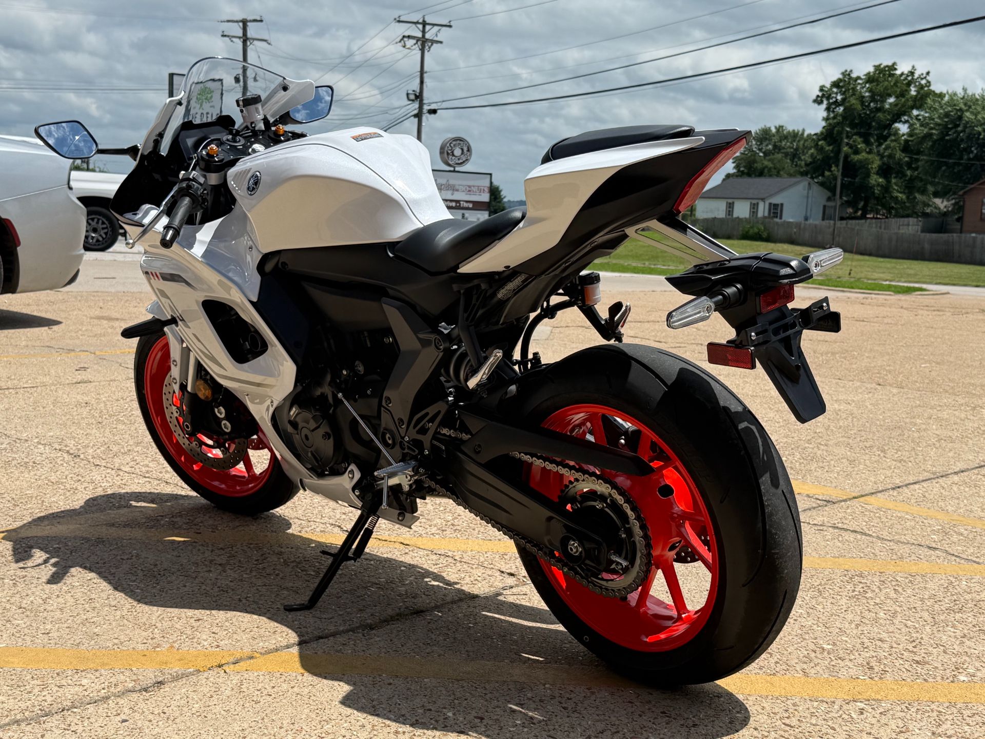 2023 Yamaha YZF-R7 4