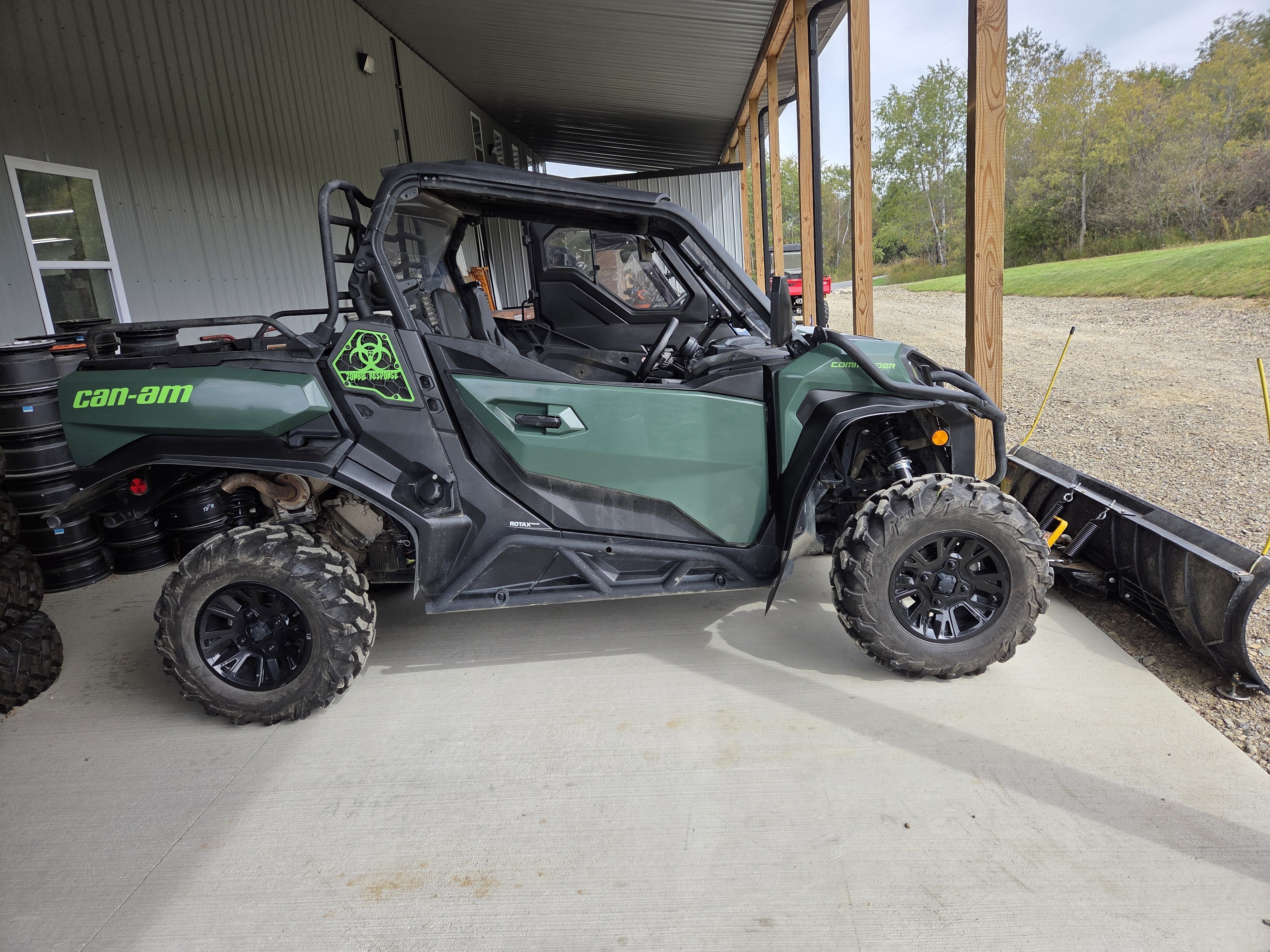 2021 Can-Am™ Commander DPS 1000R 1