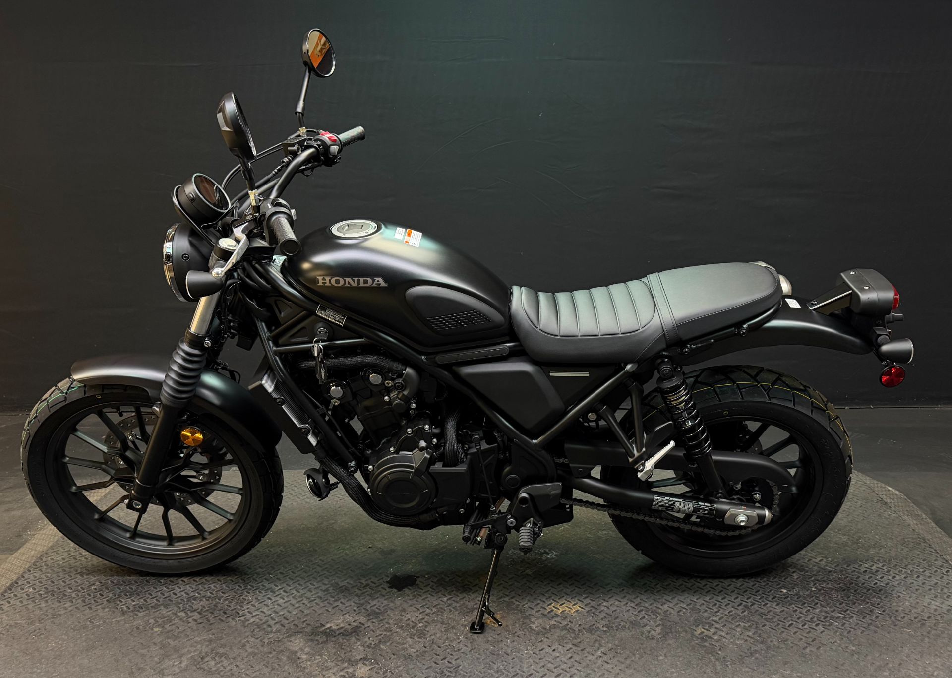 2025 Honda SCL500 5