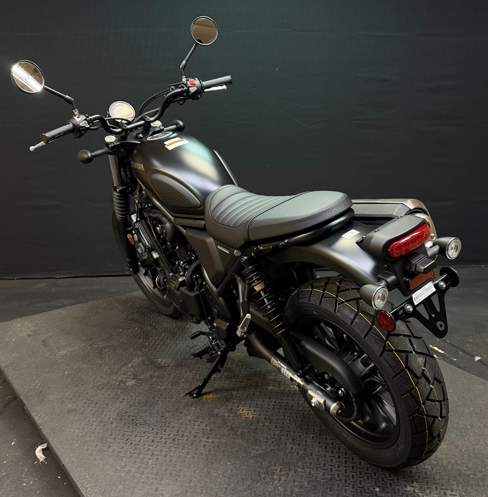 2025 Honda SCL500 6