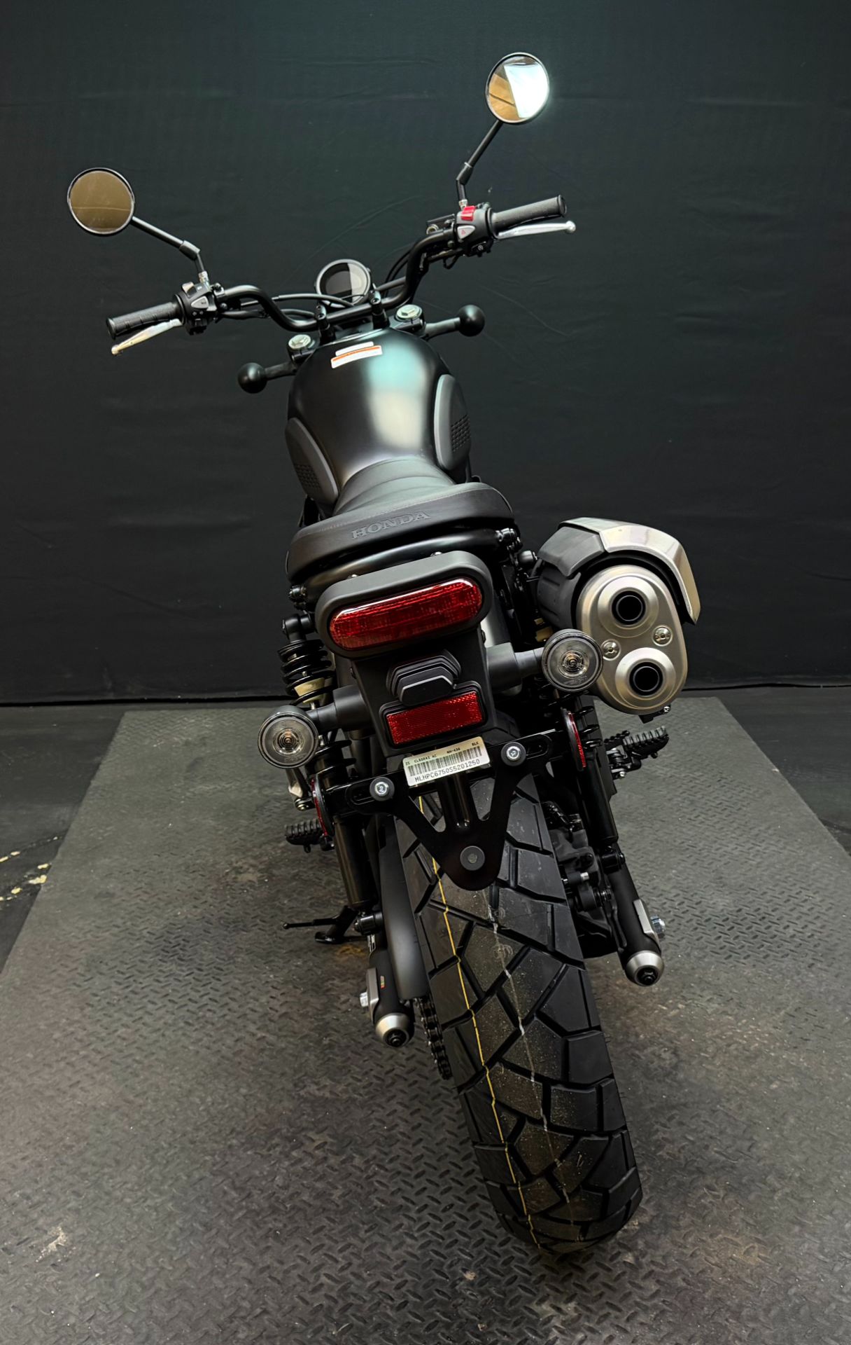 2025 Honda SCL500 7