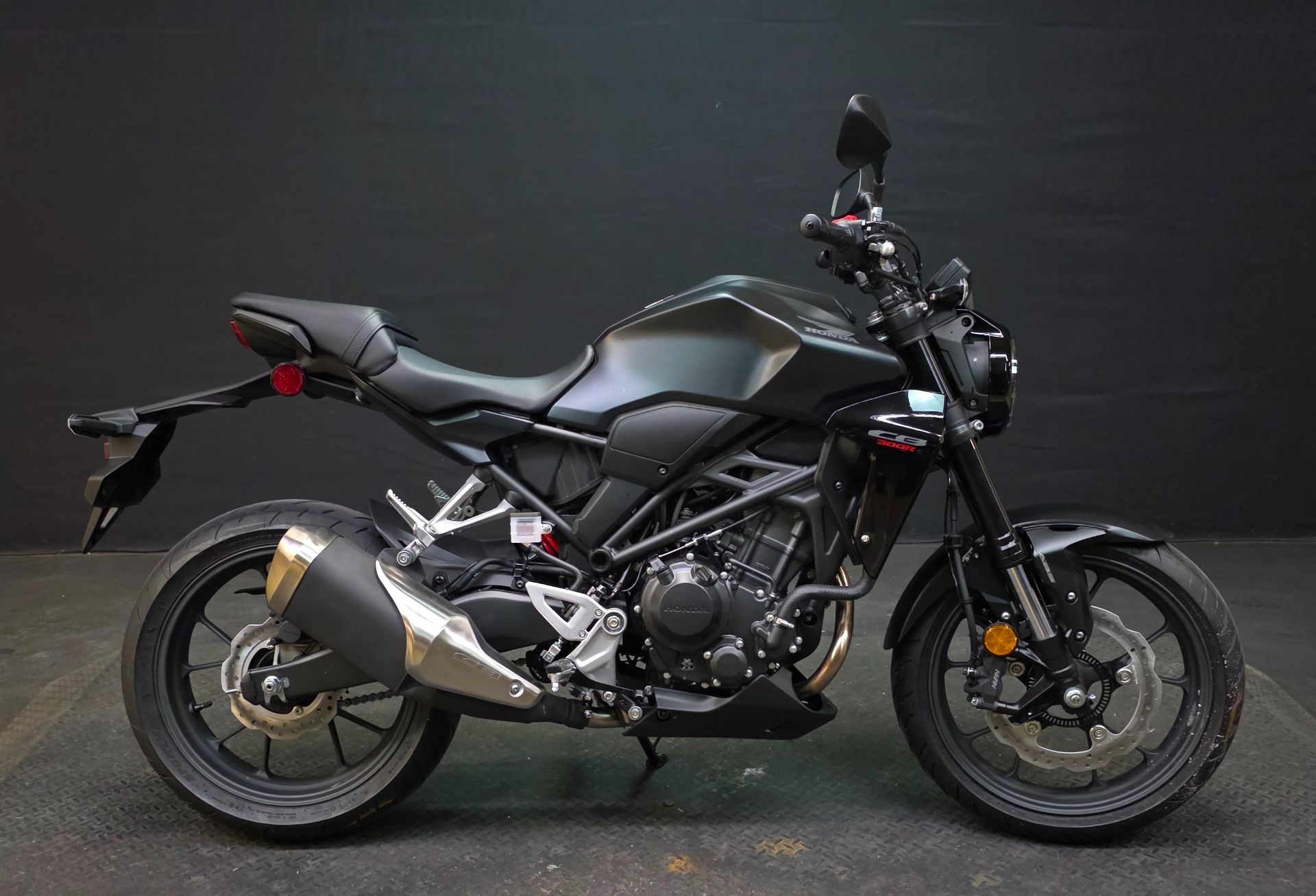 2025 Honda CB300R ABS 1