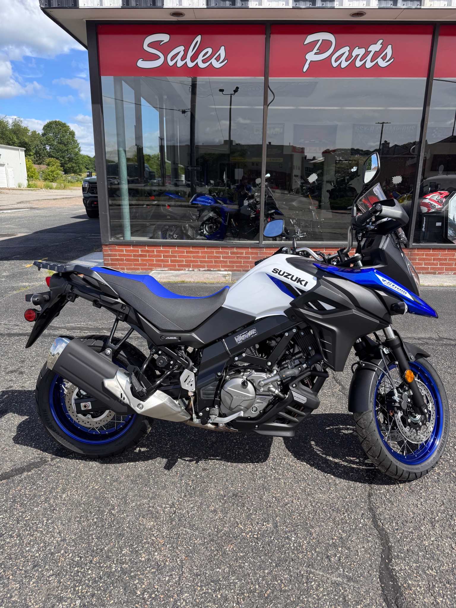 2025 Suzuki V-Strom 650XT