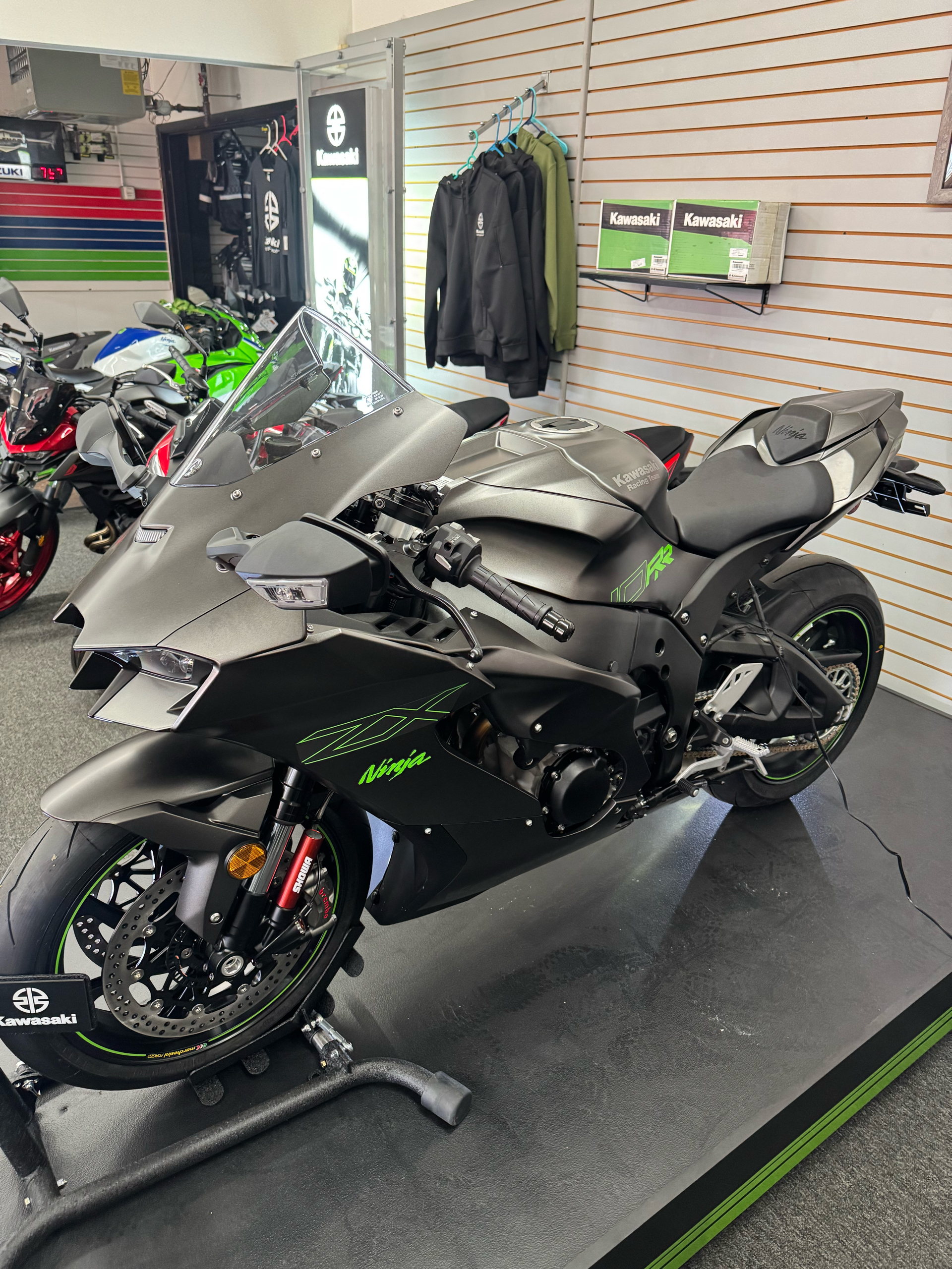【R♡】 Kawasaki Ninja® ZX™-6R | Motorcycle | Sporty & Versatile