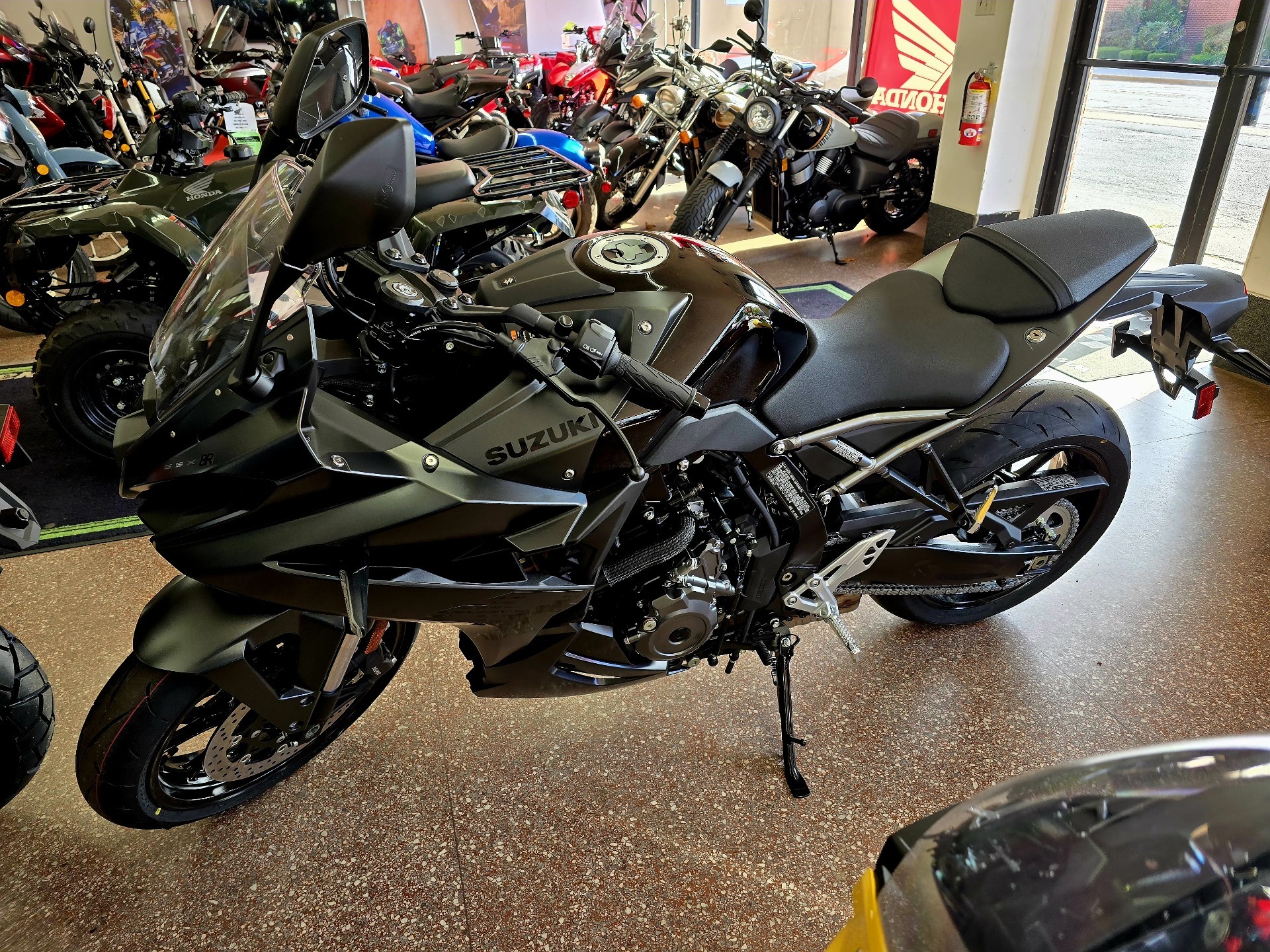 New 2025 Suzuki GSX-8R, Woonsocket RI | Specs, Price, Photos