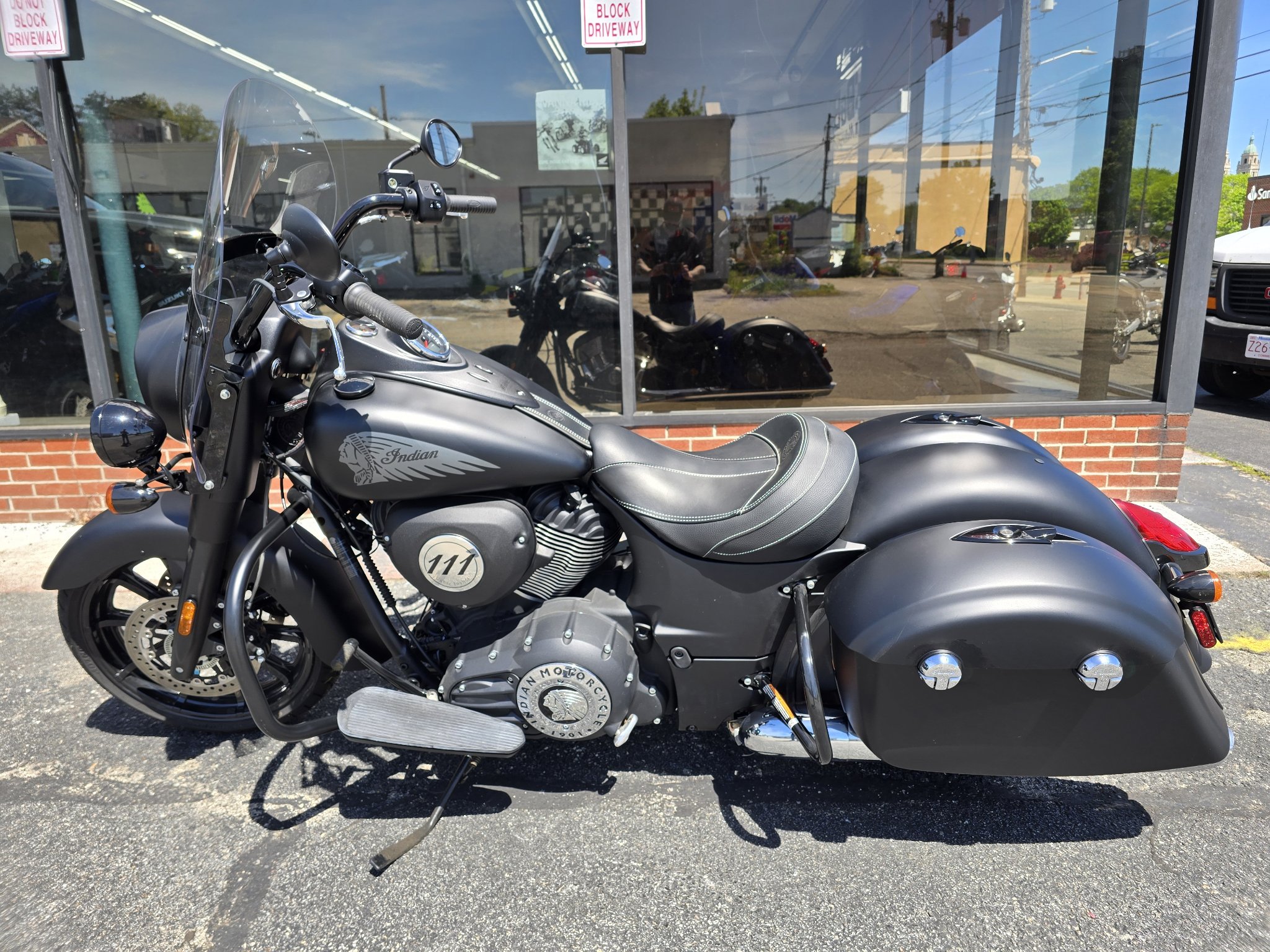 2018 Indian Motorcycle Springfield® Dark Horse®