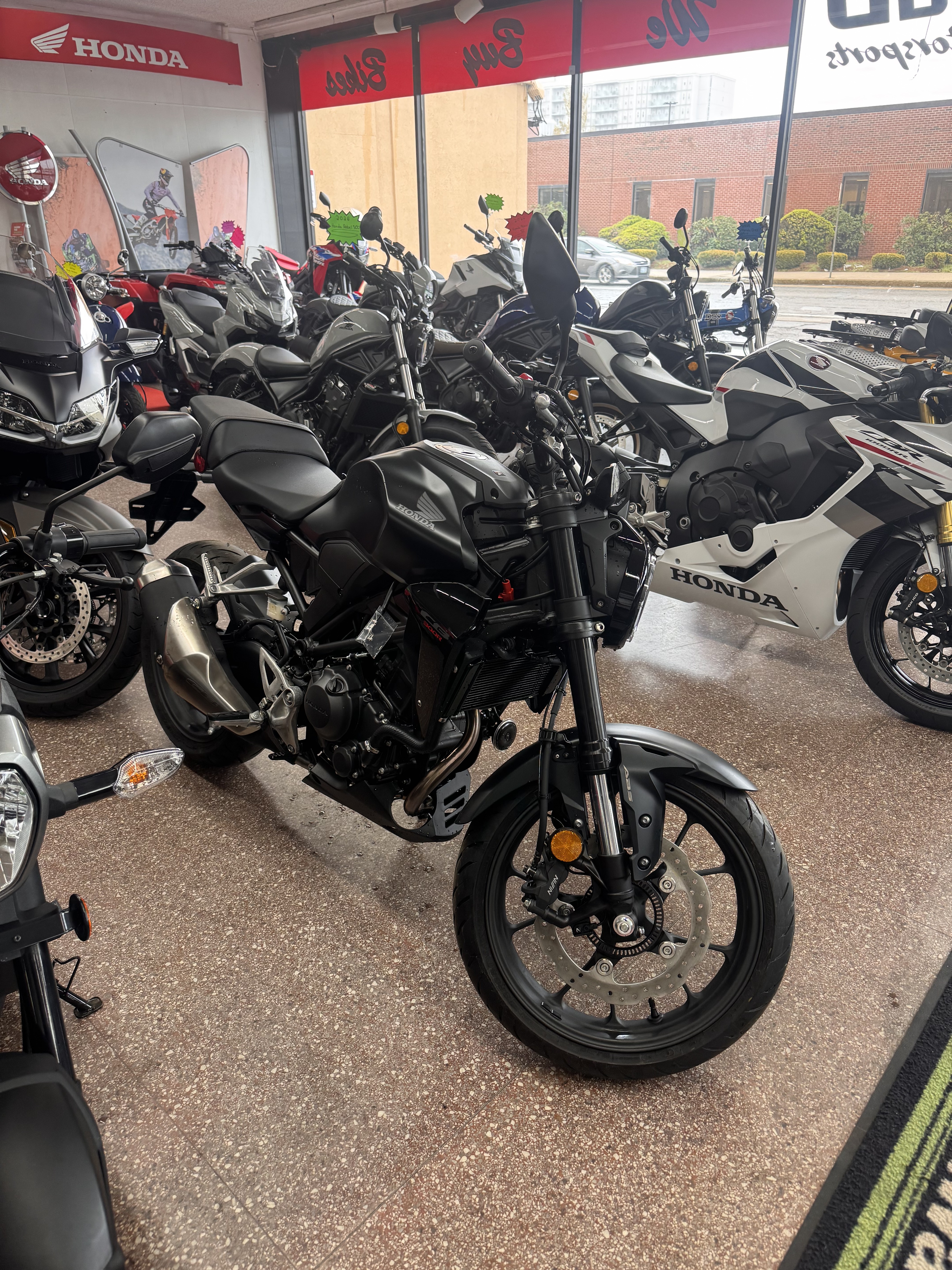 2025 CB300R ABS