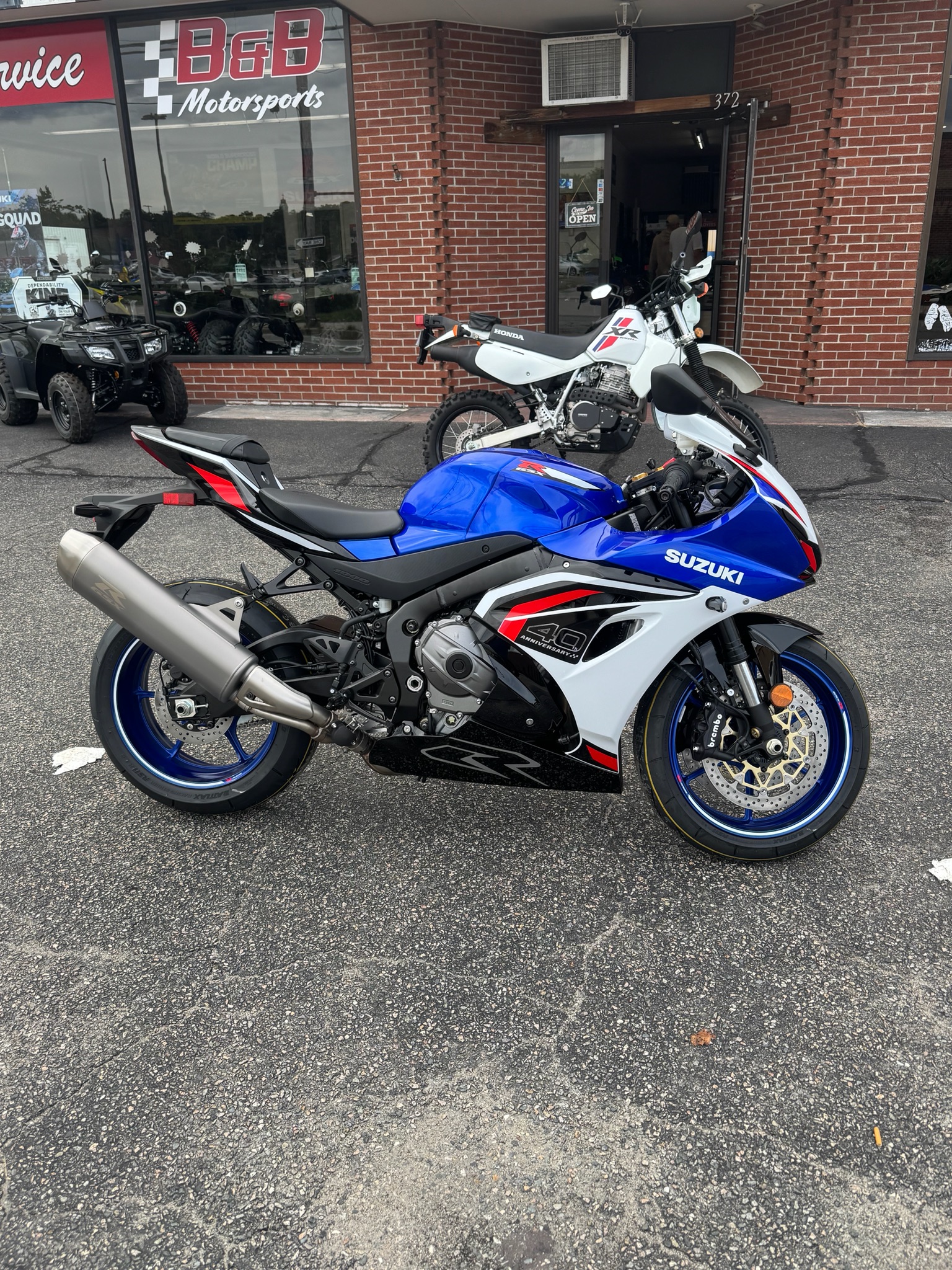 2027 GSX-R1000 40th Anniversary Edition