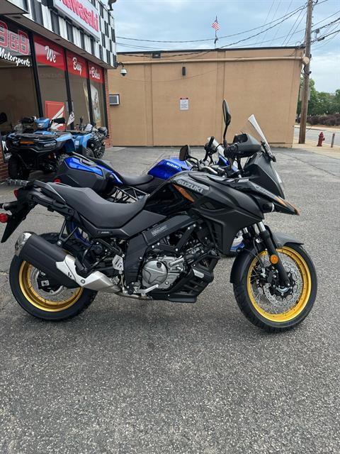 2025 Suzuki V-Strom 650XT Adventure — photo 1 of 17