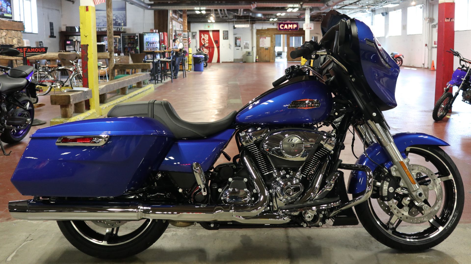 New 2025 Harley-Davidson Street Glide® Blue Burst (Chrome Finish
