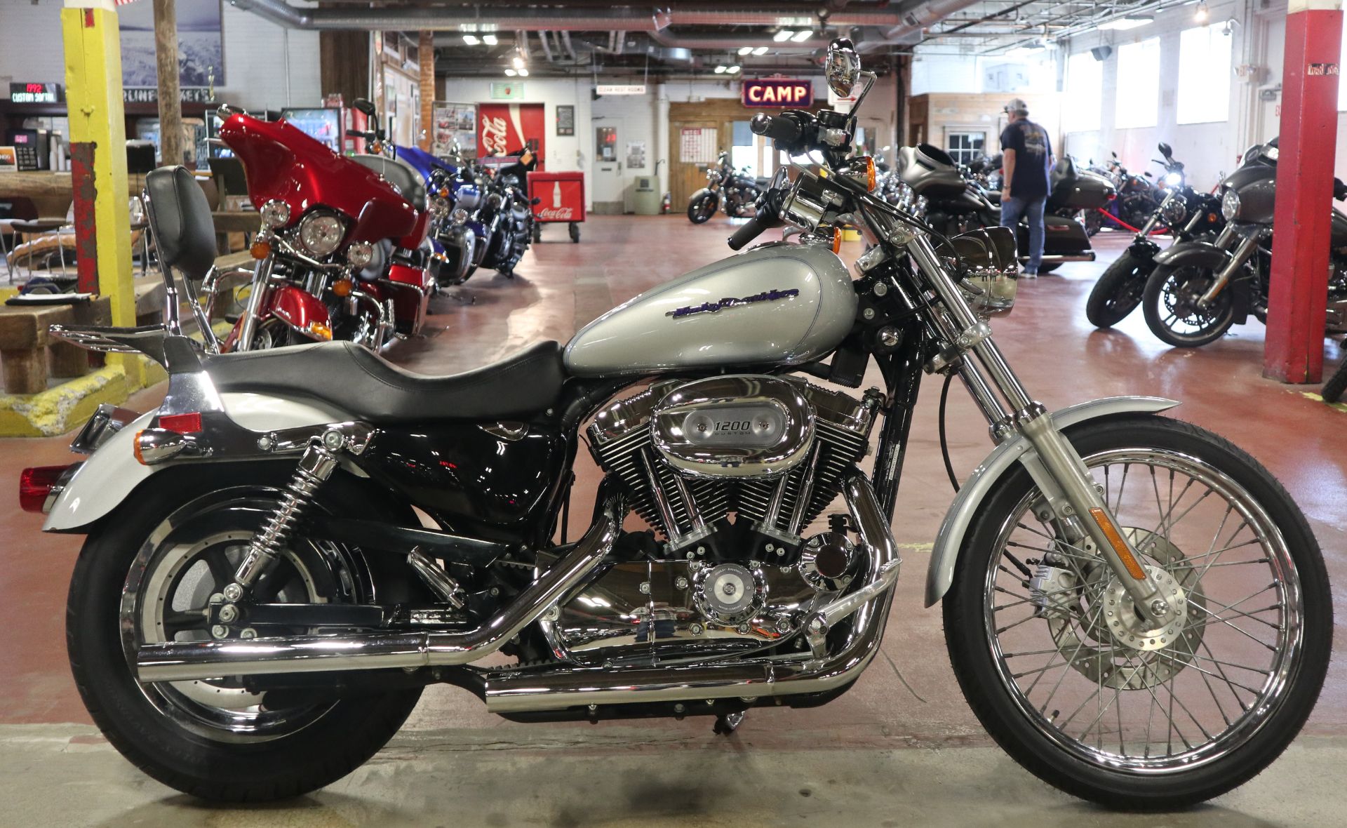 Harley-Davidson XL1200NS P52000424 廃盤 Used 2004 Harley-Davidson Sportster® XL 1200 Custom Brilliant