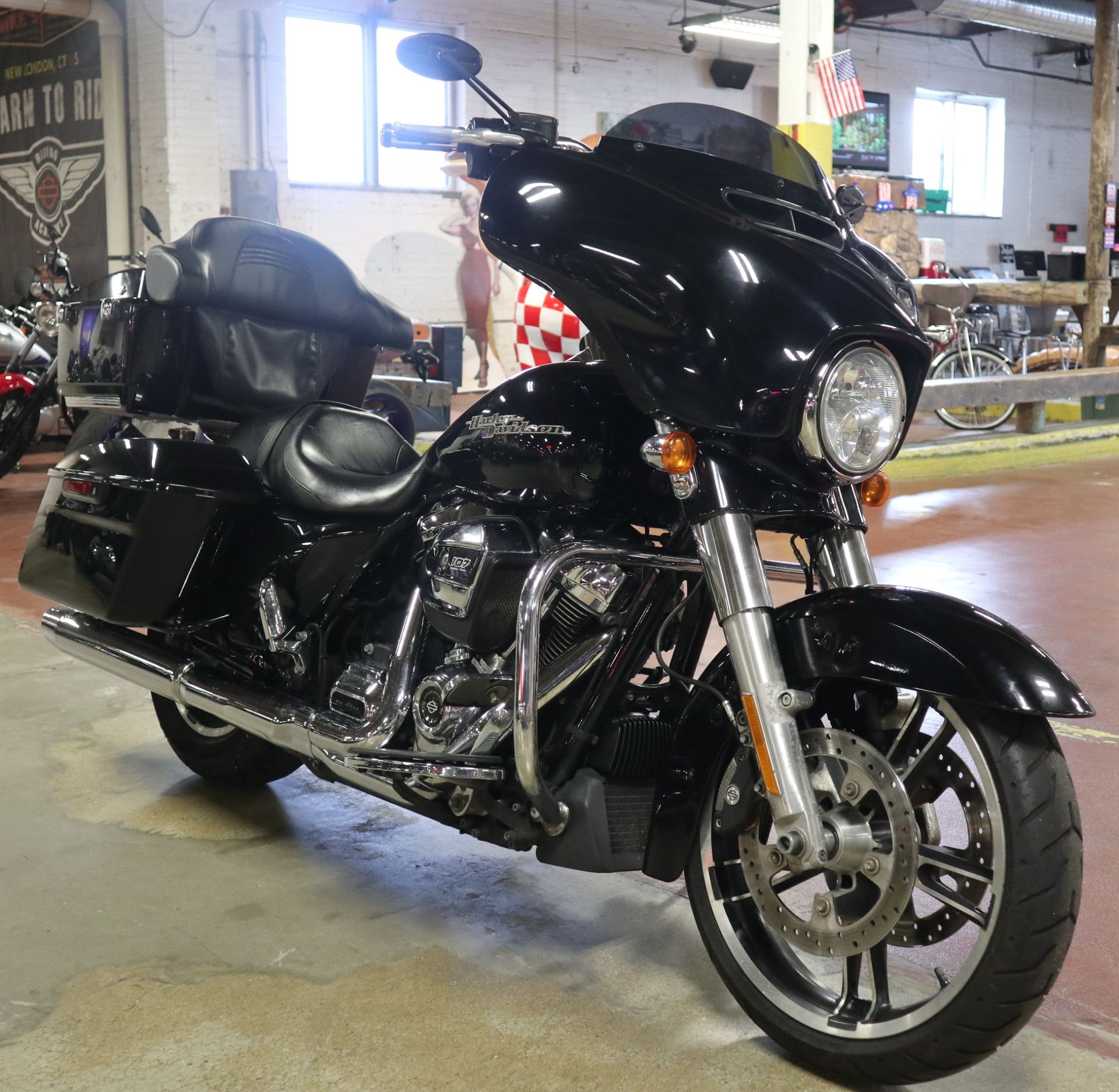 2017 Harley-Davidson Street Glide® Special 2