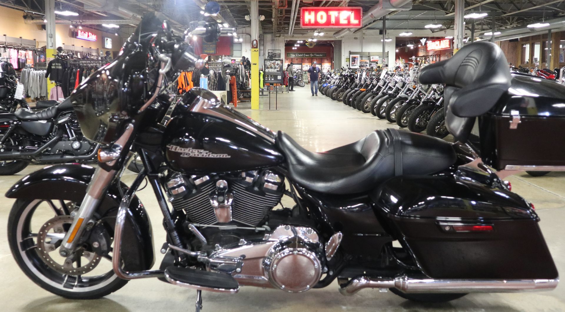 2017 Harley-Davidson Street Glide® Special 5