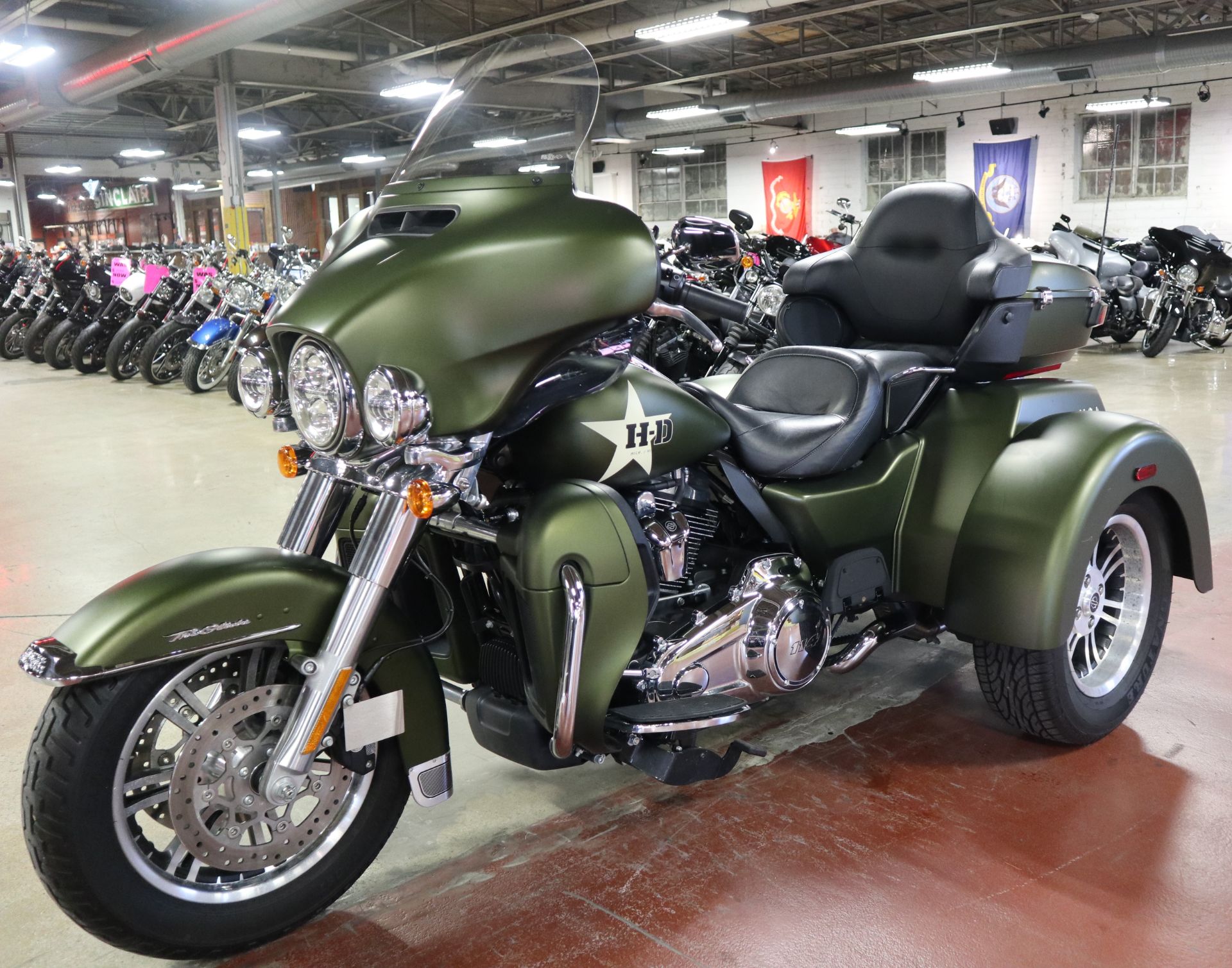 2022 Harley-Davidson Tri Glide Ultra (G.I. Enthusiast Collection) 4