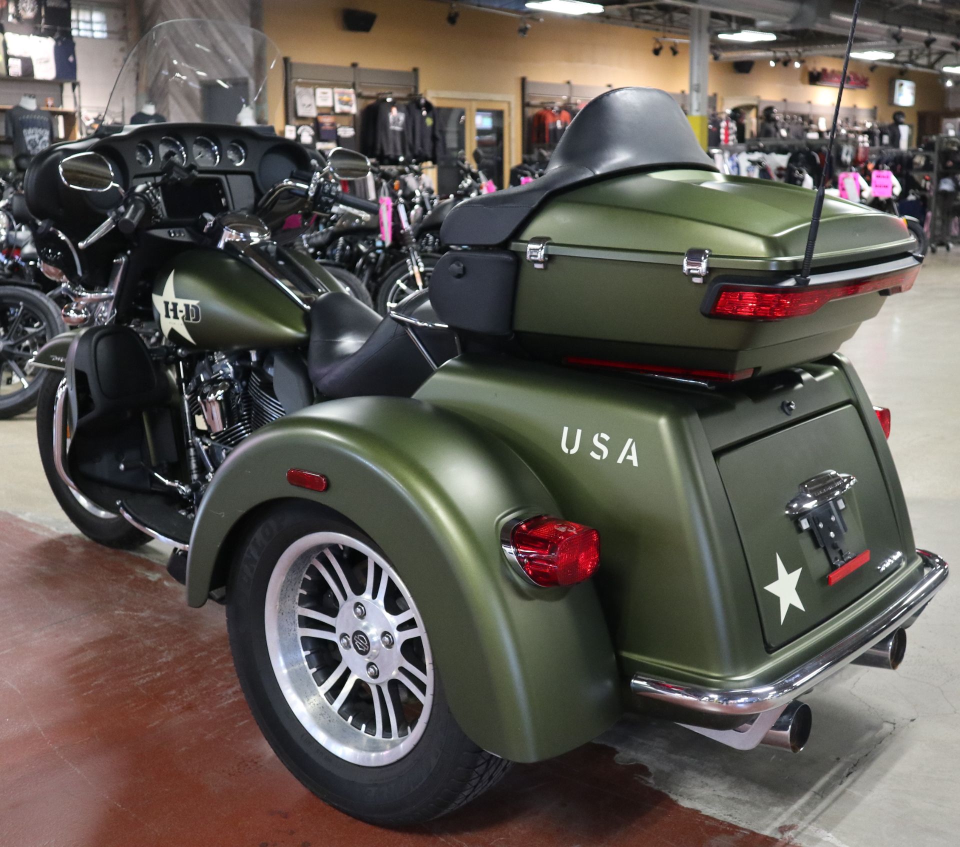 2022 Harley-Davidson Tri Glide Ultra (G.I. Enthusiast Collection) 6
