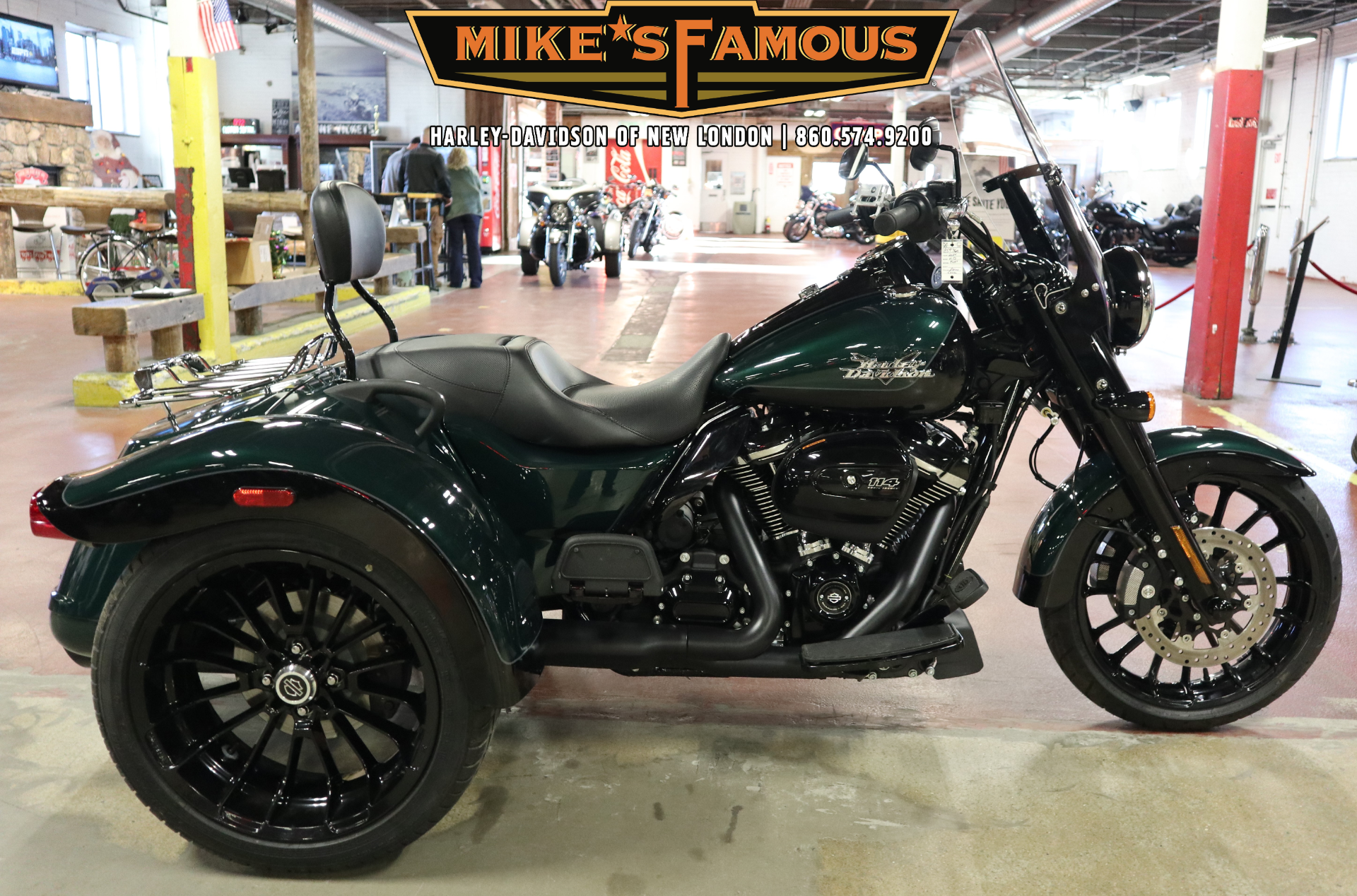 Certified Pre-Owned 2024 Harley-Davidson Freewheeler® Alpine Green