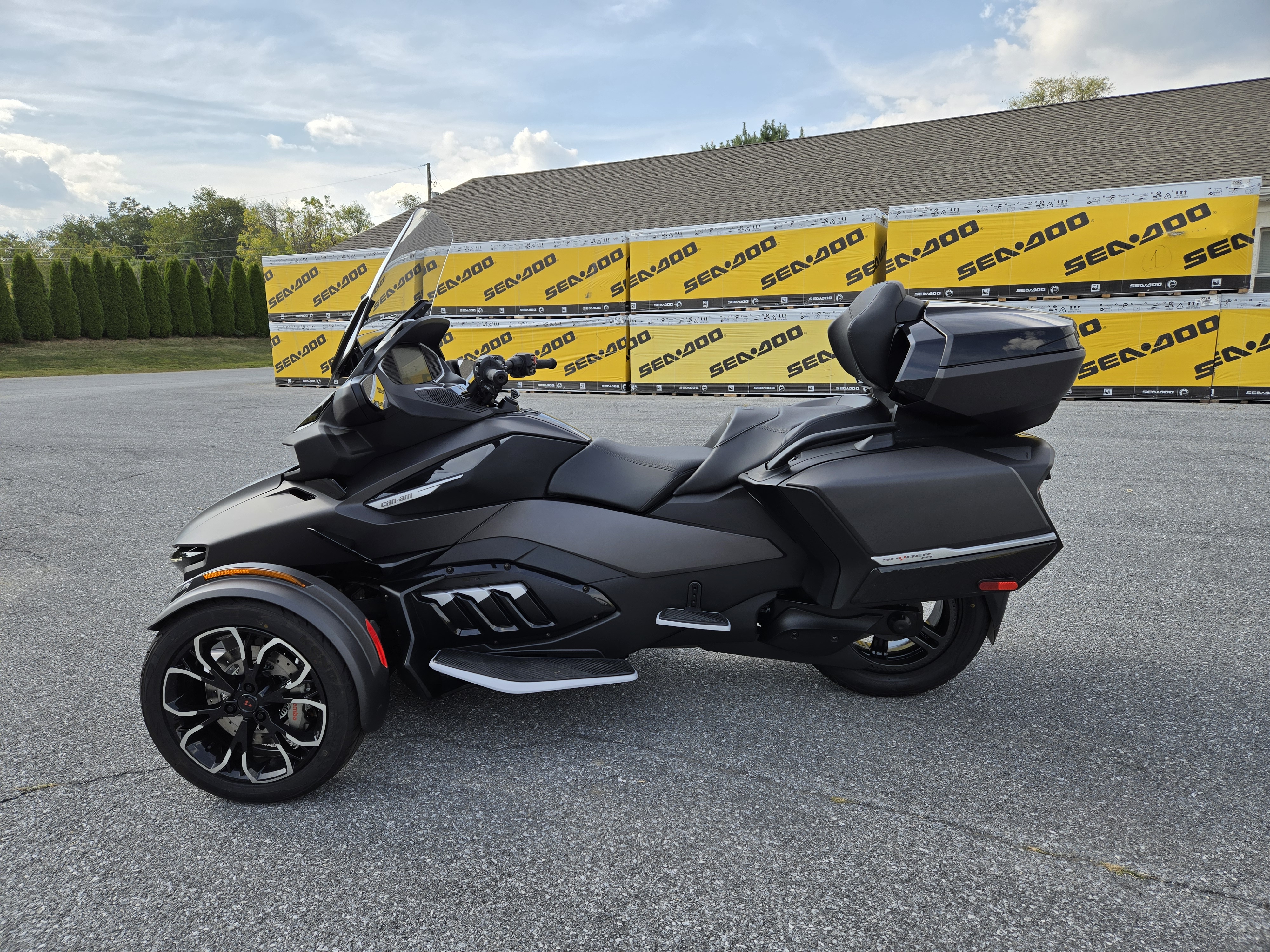 Side By Side Spyder Motorcycle 2024 Can-Am Spyder RT Limited