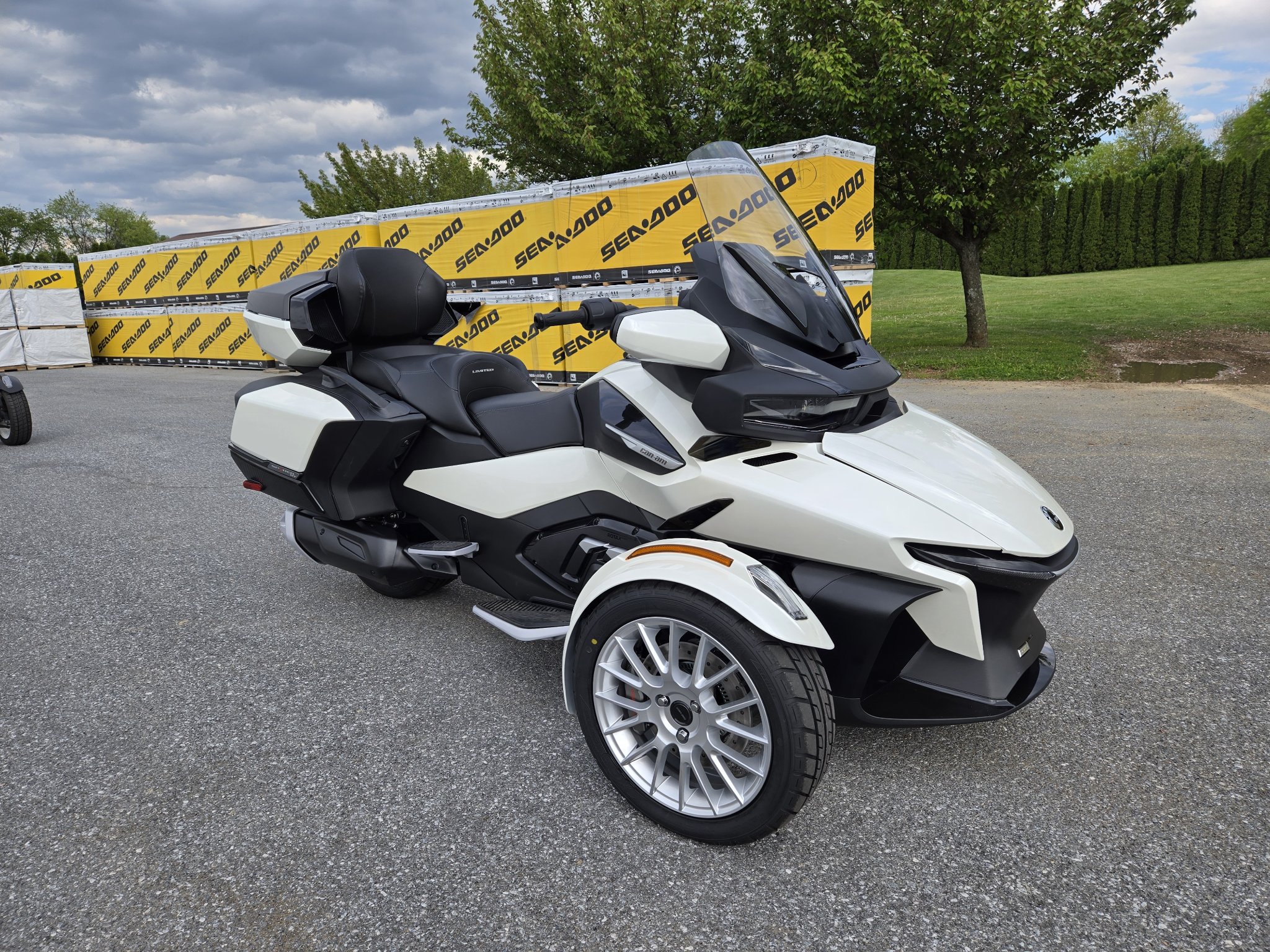 2026 Can-Am™ Spyder RT Limited 1