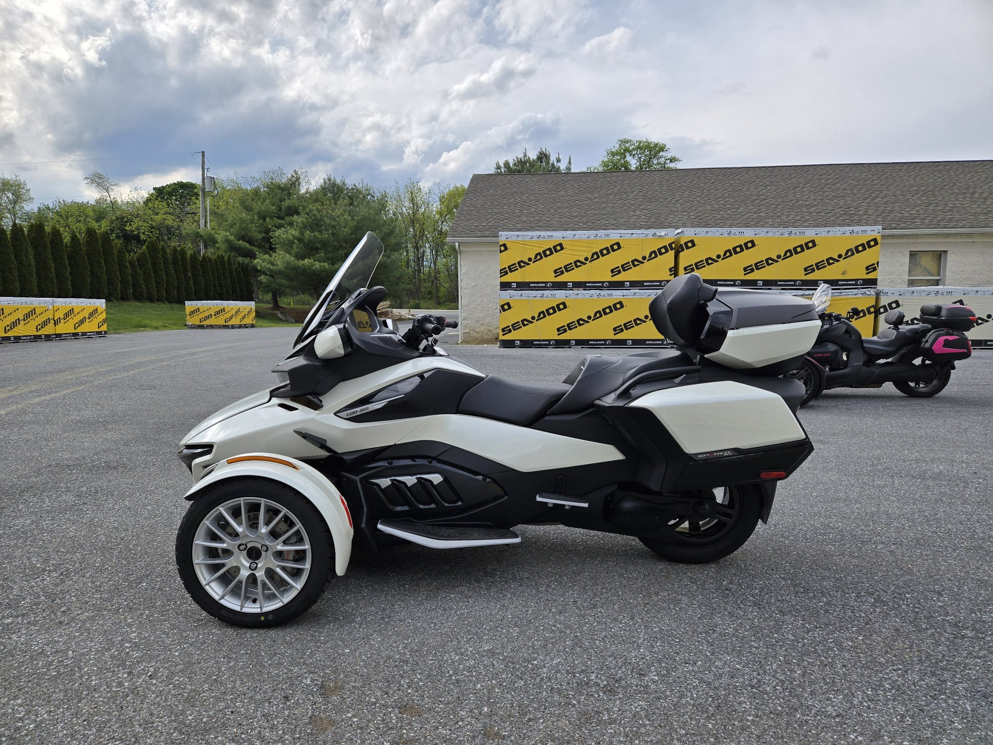 2026 Can-Am™ Spyder RT Limited 6