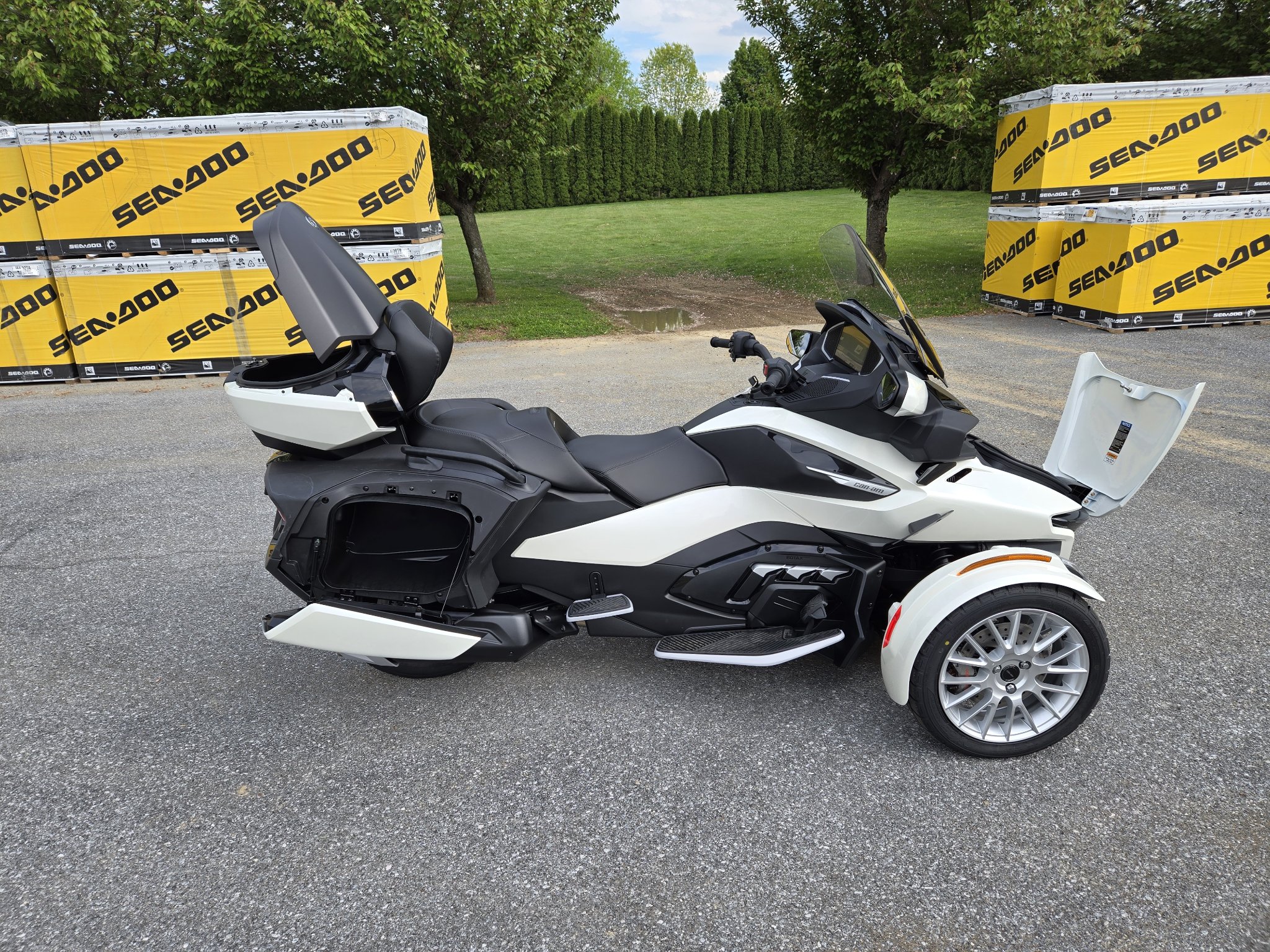 2026 Can-Am™ Spyder RT Limited 12