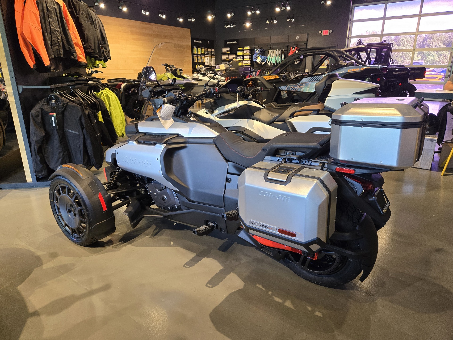 2025 Can-Am Canyon XT in PA | Specs, Price | New Sterling Silver