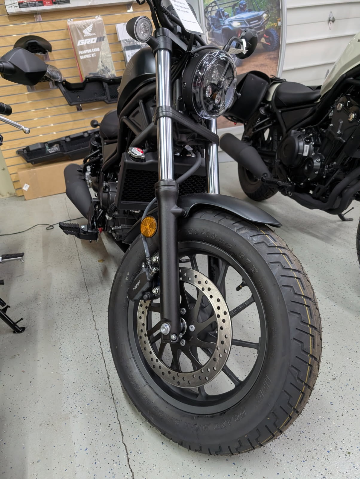 2026 Honda Rebel 300 E-Clutch 1