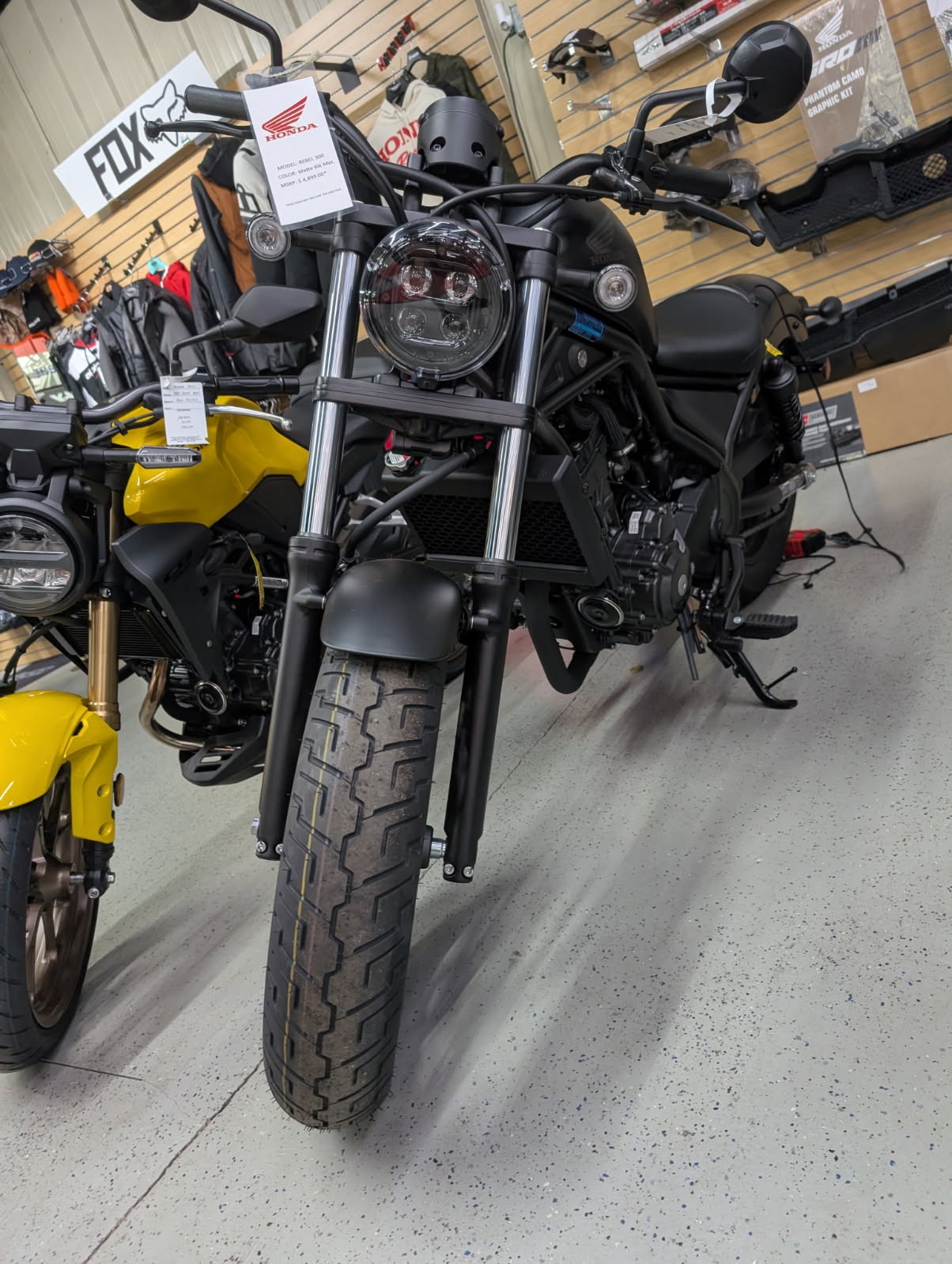 2026 Honda Rebel 300 E-Clutch 2