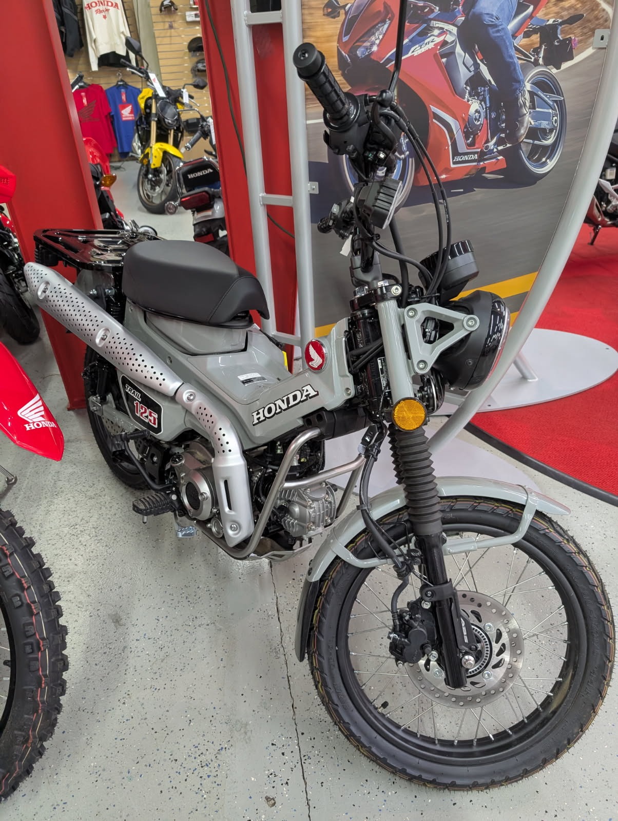 2025 Honda Trail125 1